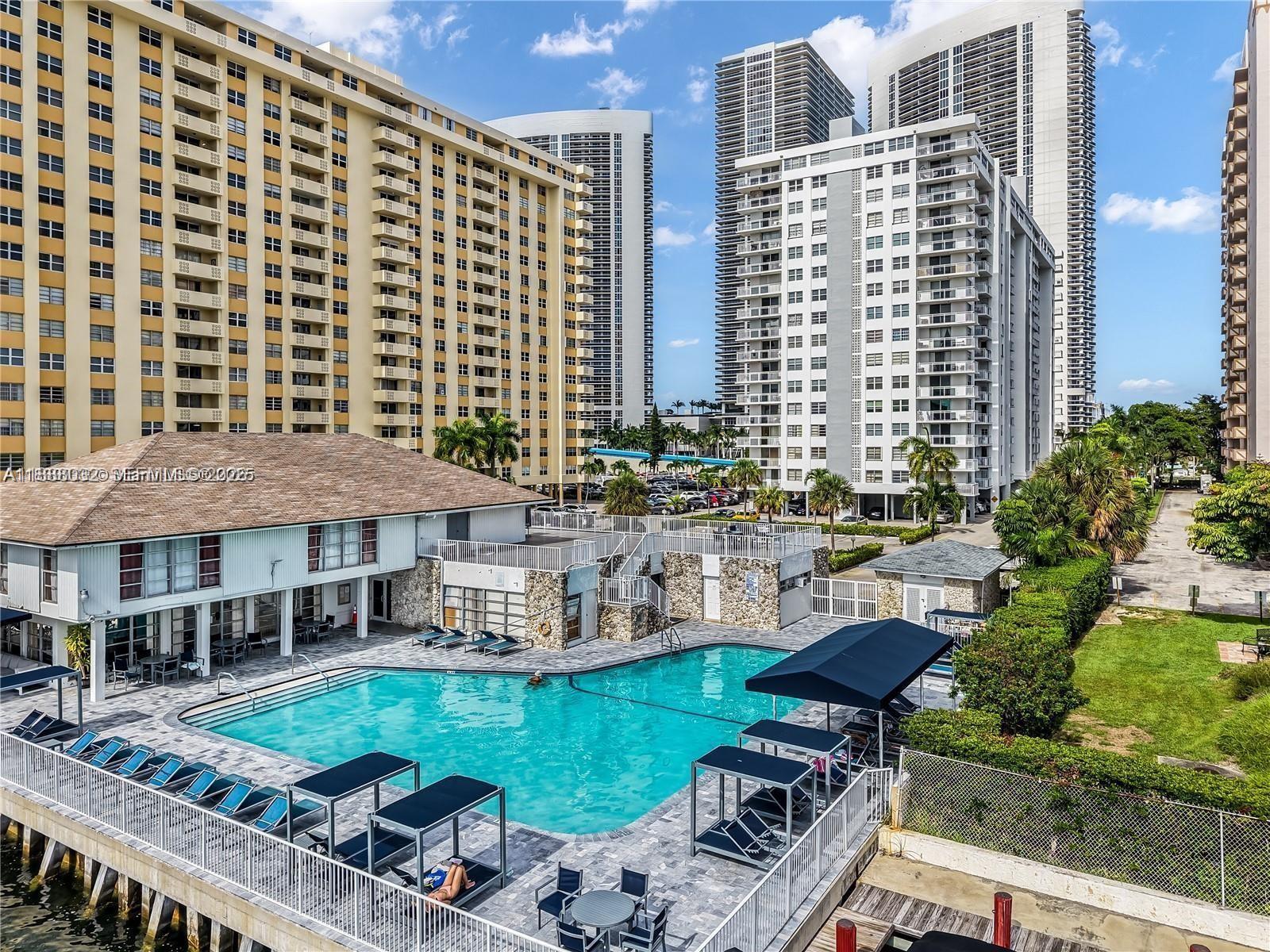 Plaza Towers South Condo