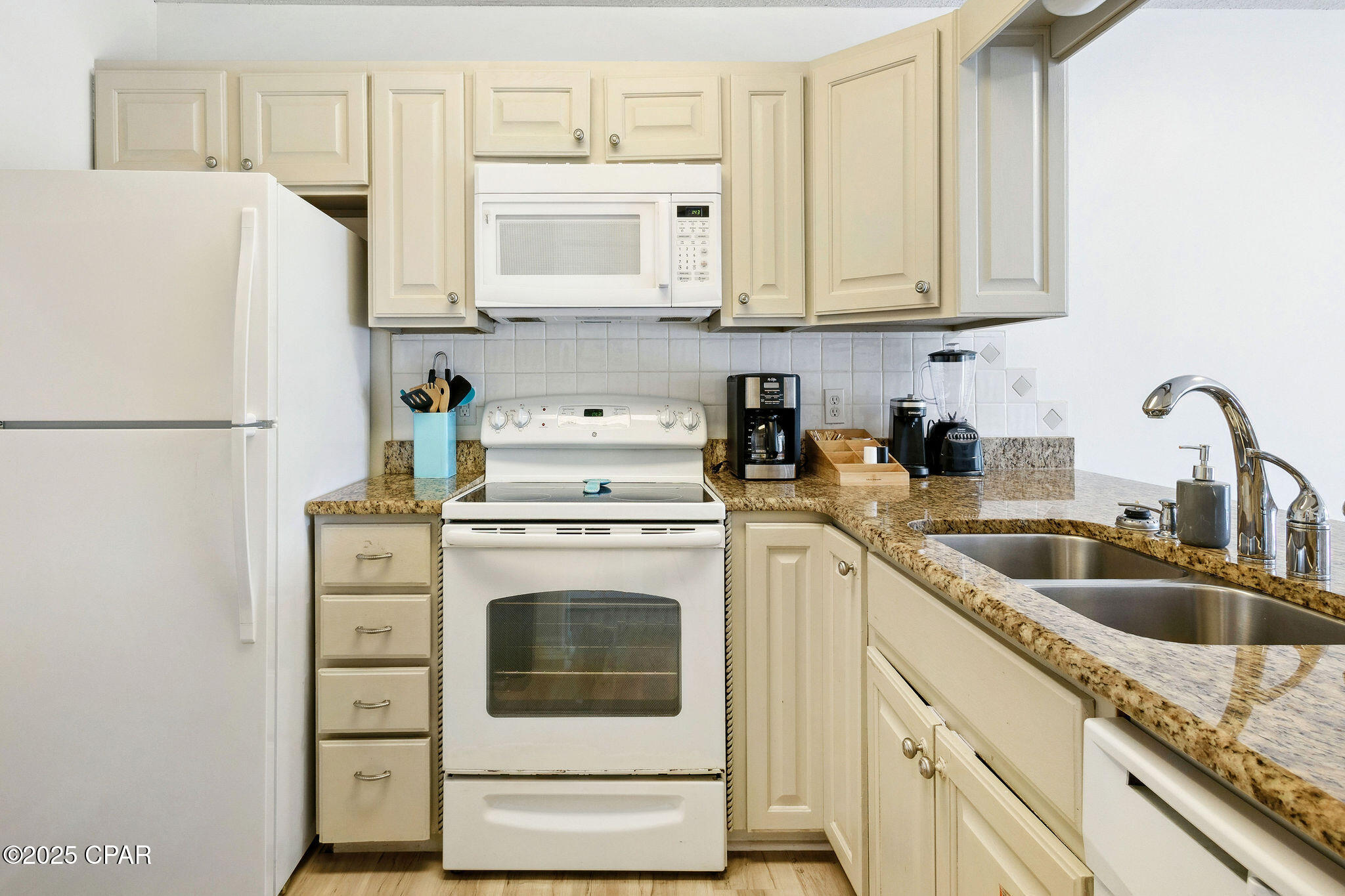 Image 20 For 8730 Thomas Drive 504