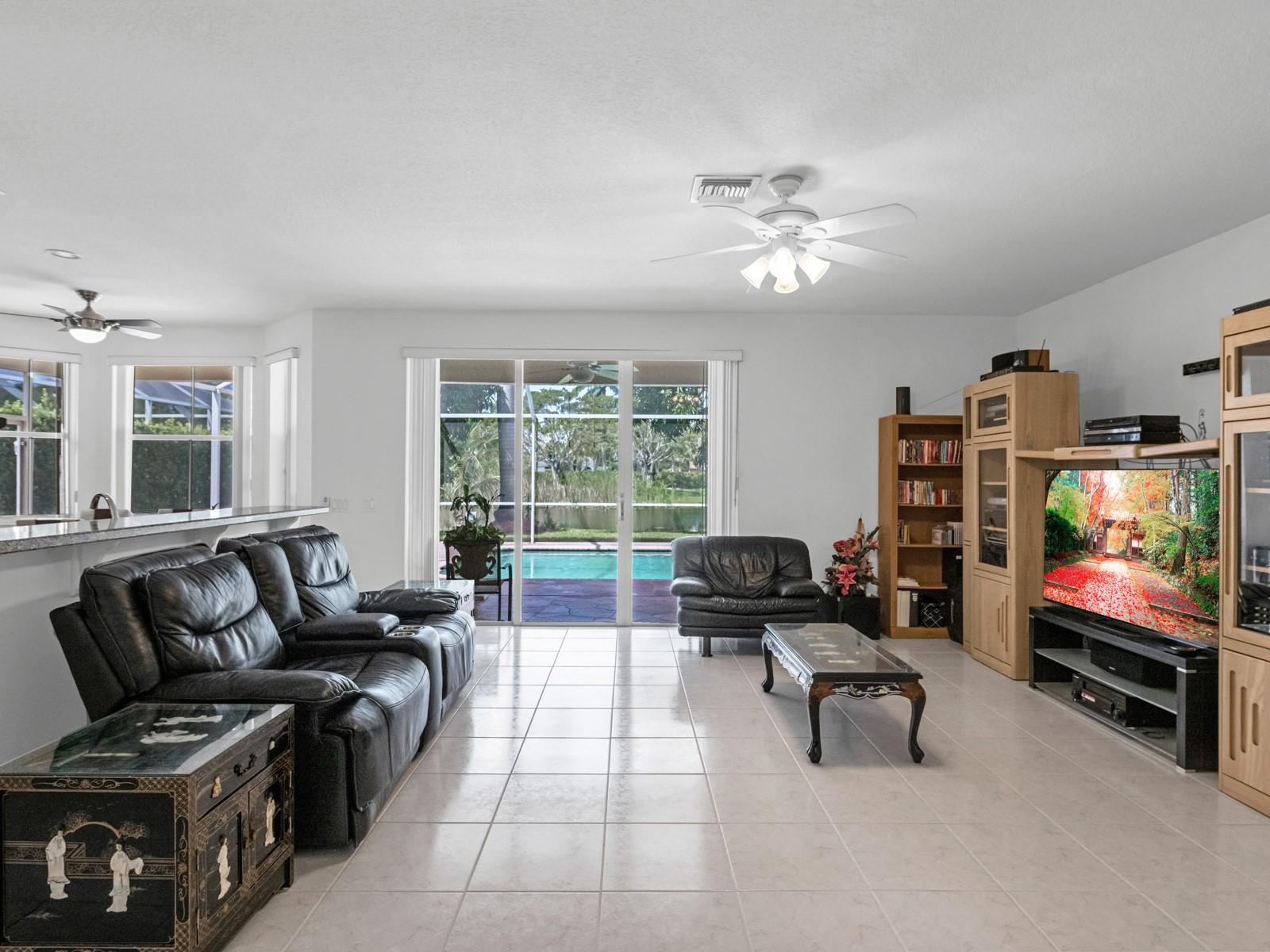 Homes for sale in Weston, FL | 4032 Pinewood Ln, Weston, FL 33331 | MLS# F10529208