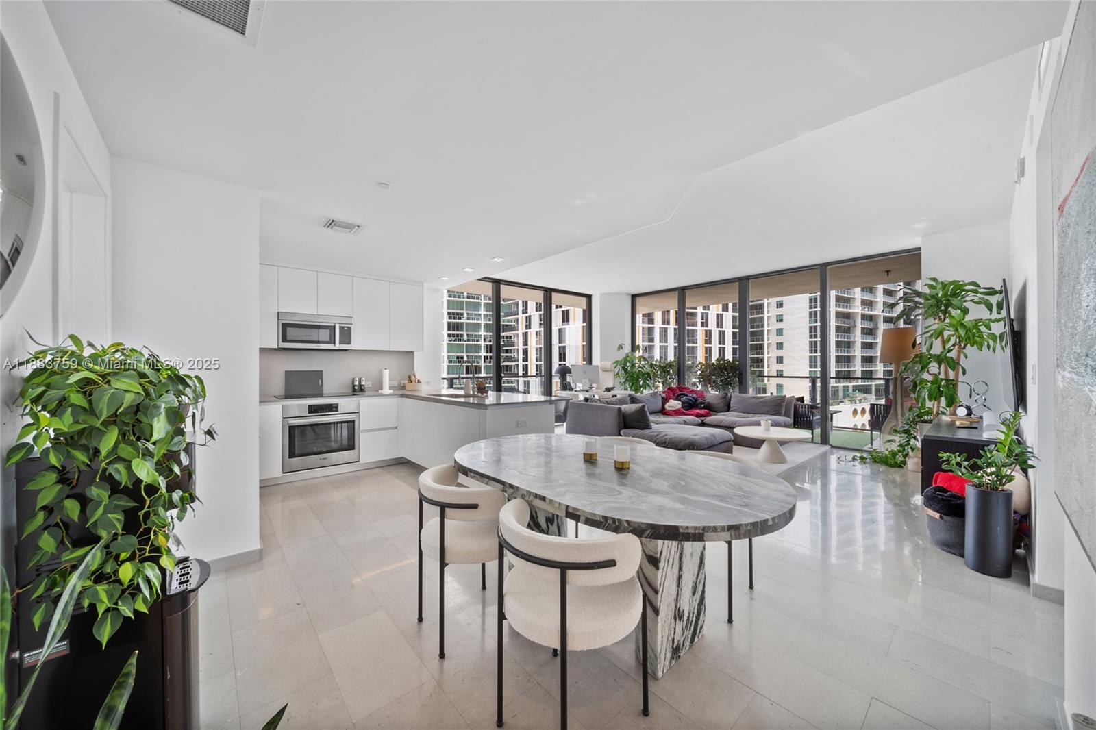 Condo for Sale in Miami, FL