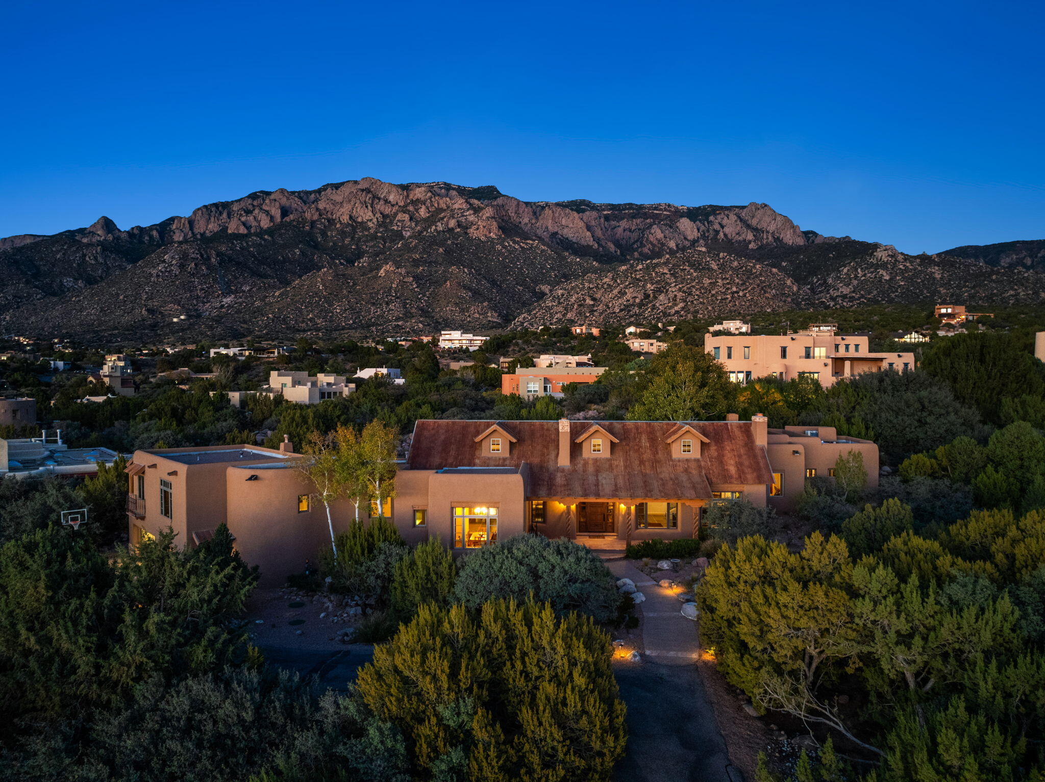 Homes for sale in Albuquerque, NM | 348 White Oaks Dr Ne, Albuquerque, NM 87122 | MLS# 1092207