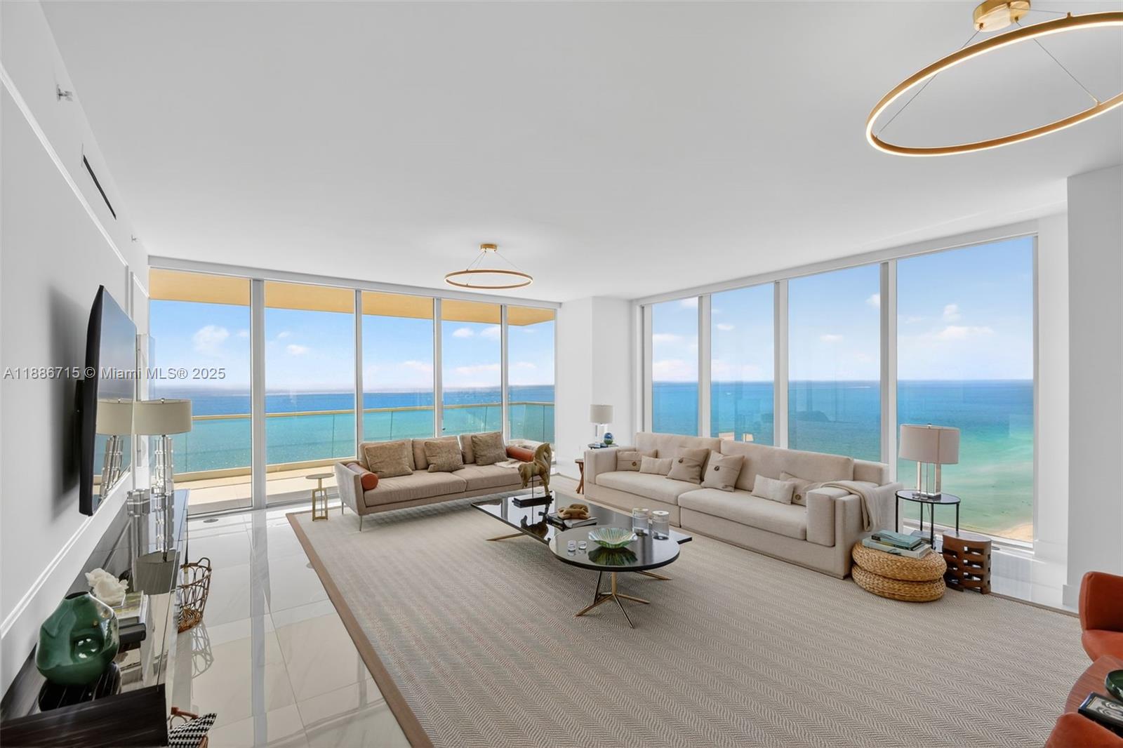 Apartamento à Venda em Sunny Isles Beach, FL