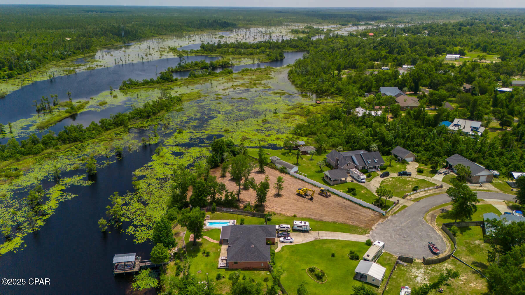 Listing photo id 2 for 5914 Oakridge Court