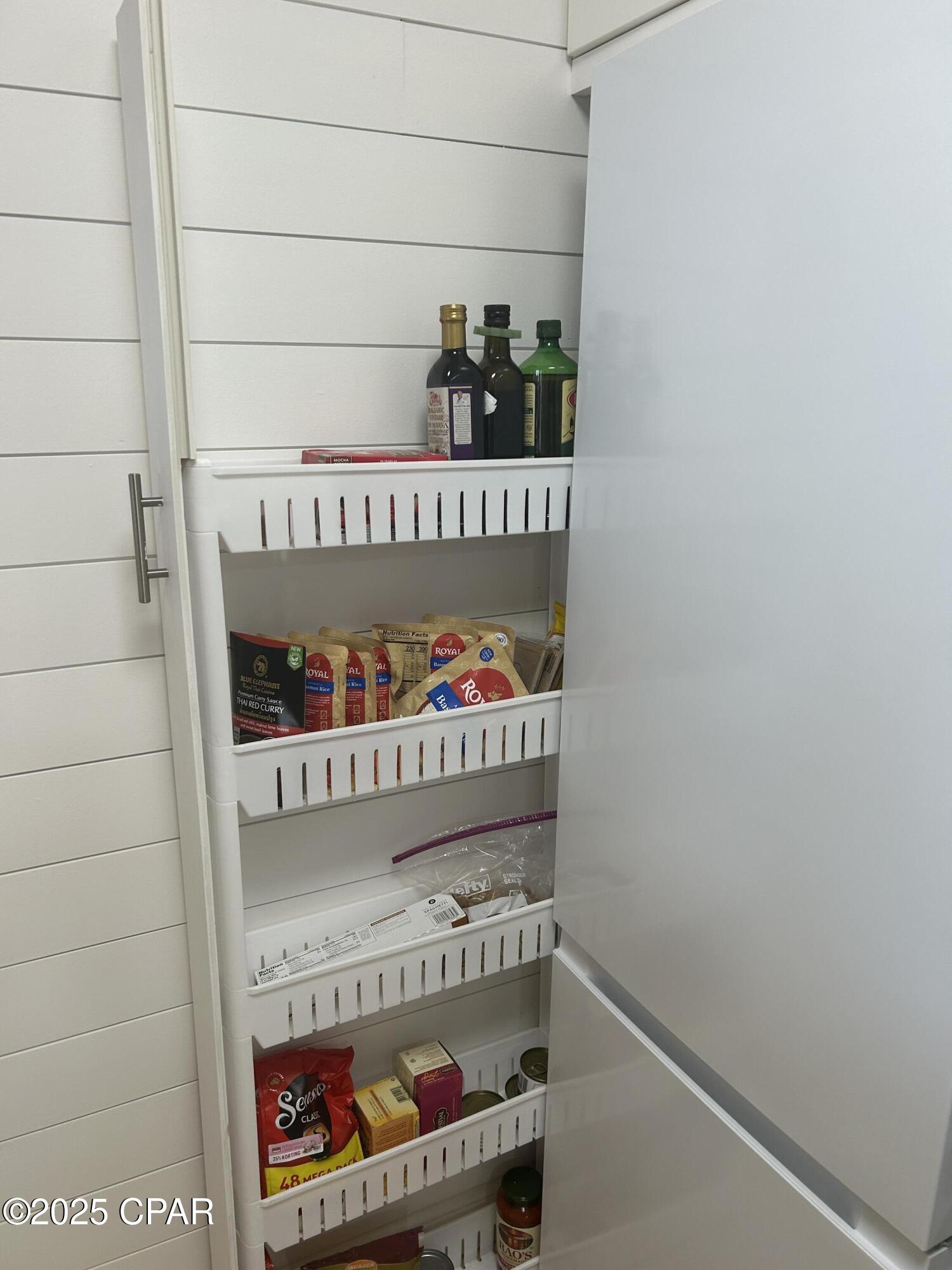 Listing photo id 9 for 114 Carillon Market Street 411