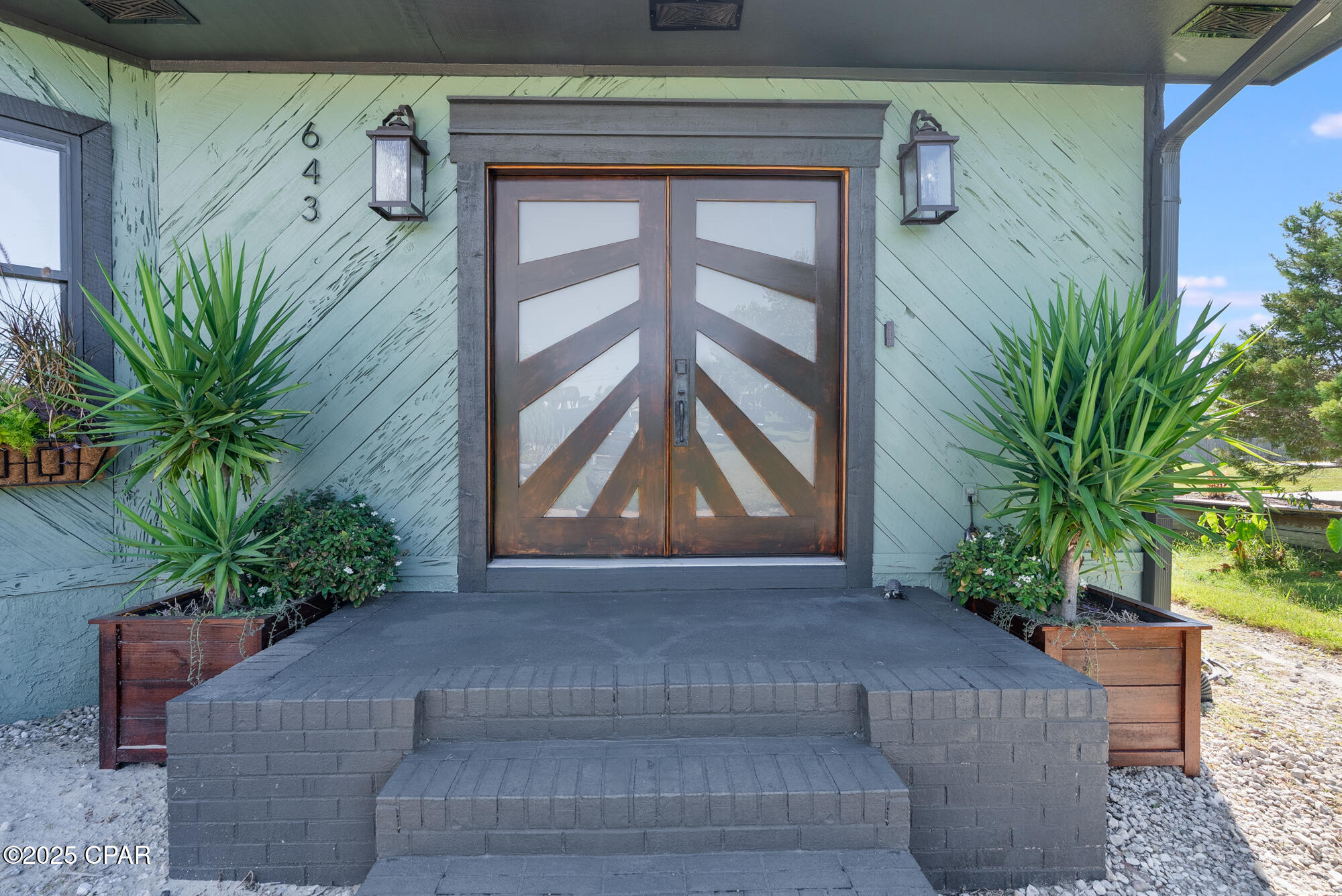 Image 10 For 643 Berthe Avenue