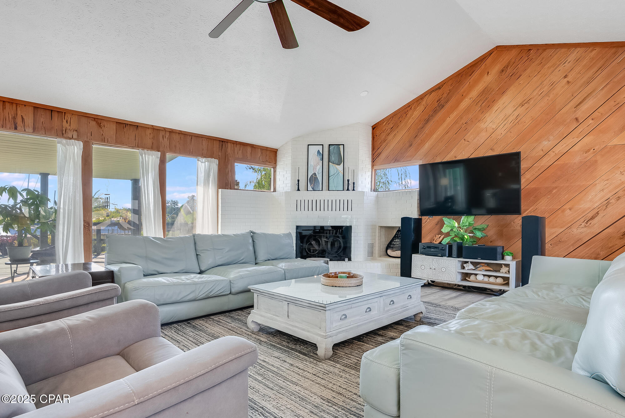 Image 11 For 643 Berthe Avenue