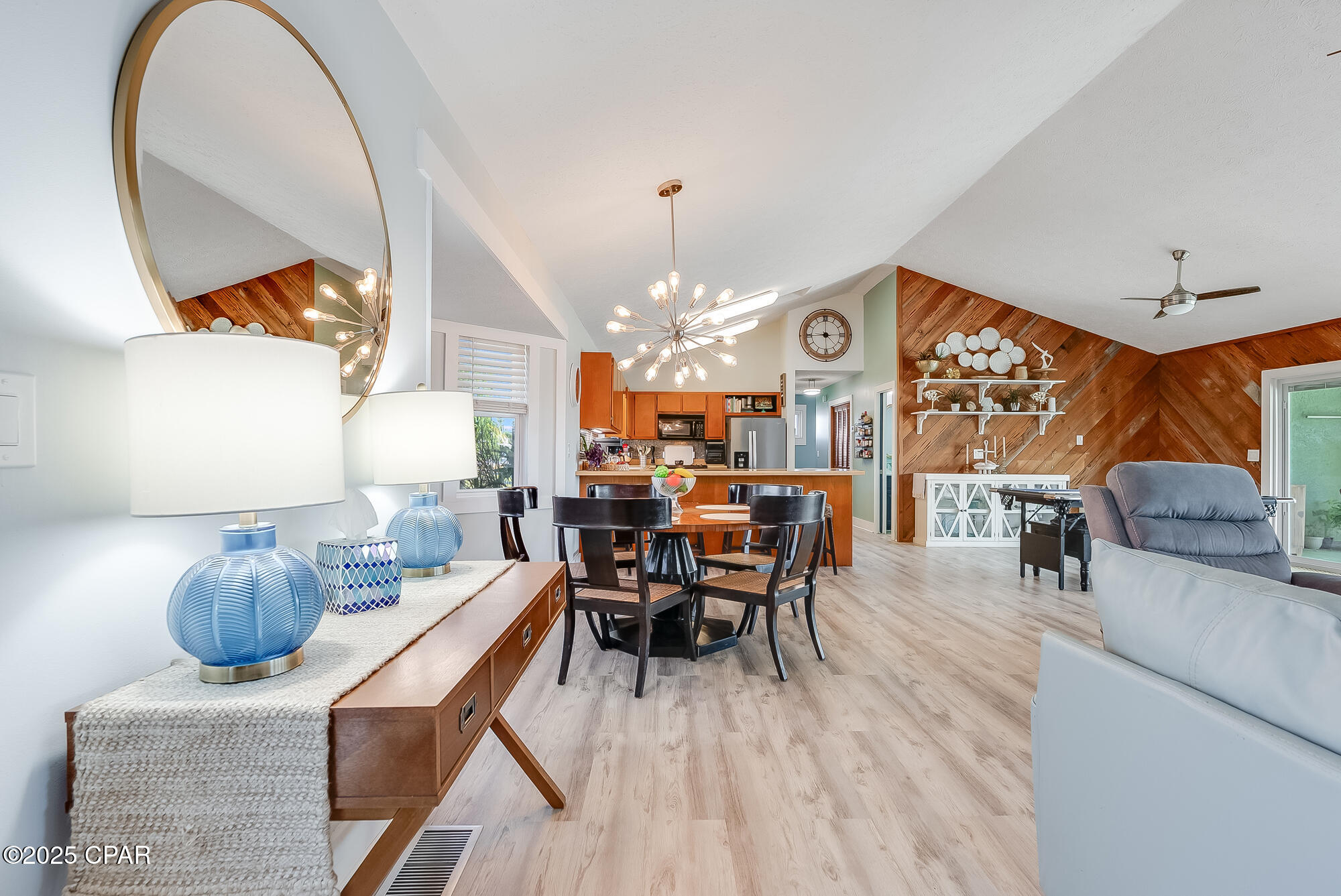 Image 12 For 643 Berthe Avenue