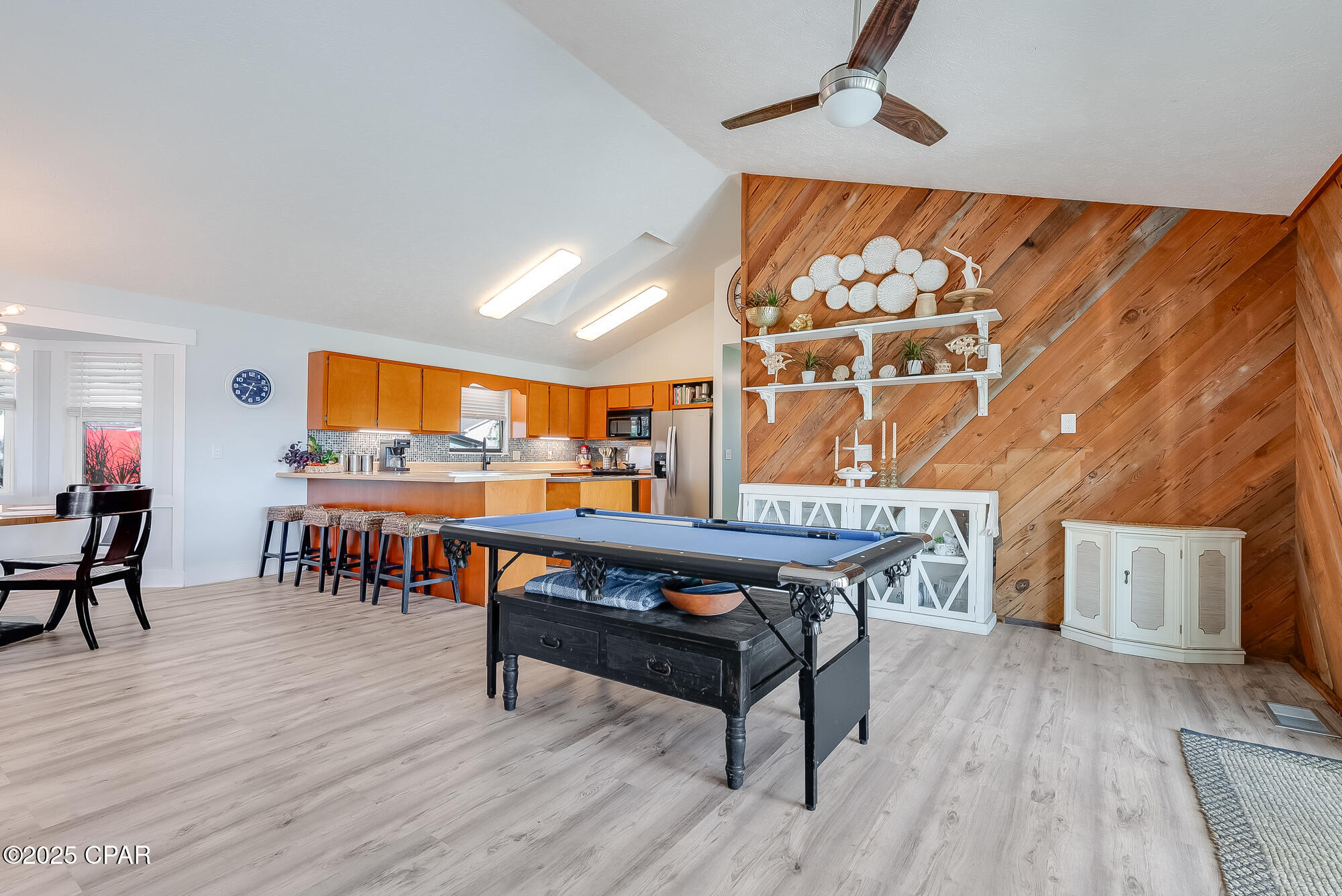 Image 13 For 643 Berthe Avenue