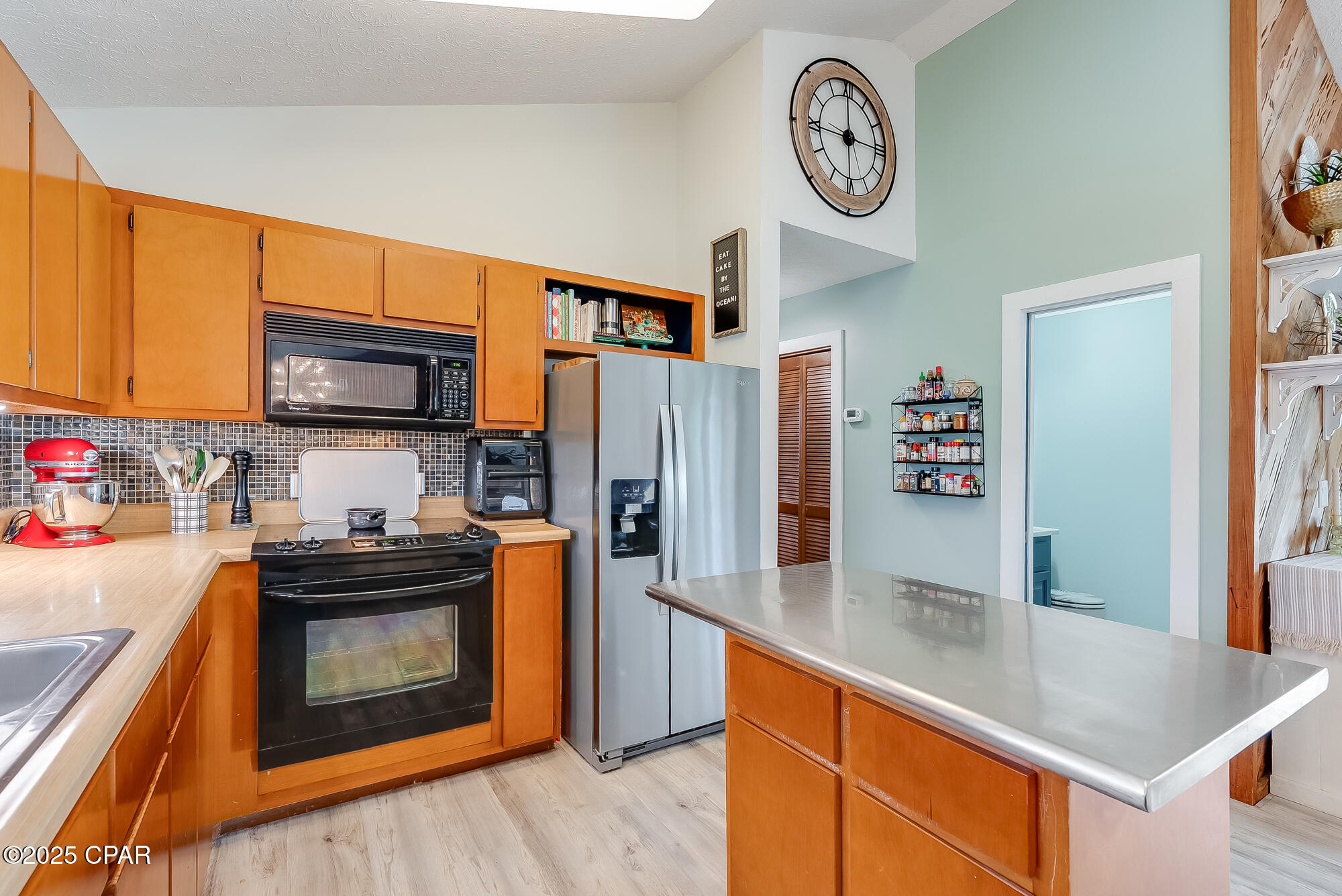 Image 22 For 643 Berthe Avenue