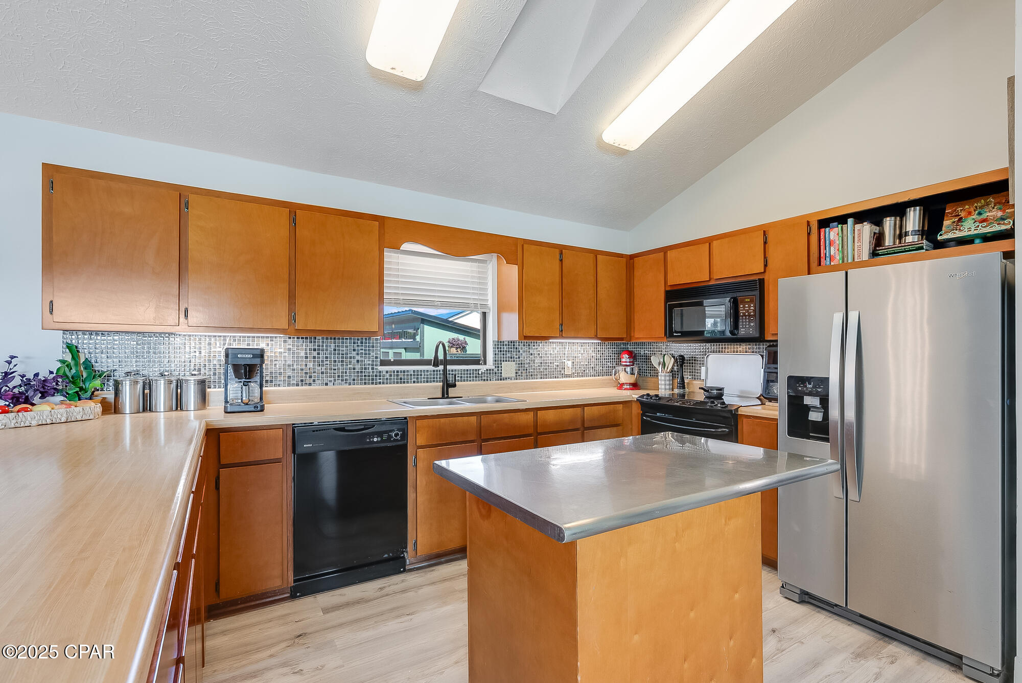 Image 23 For 643 Berthe Avenue