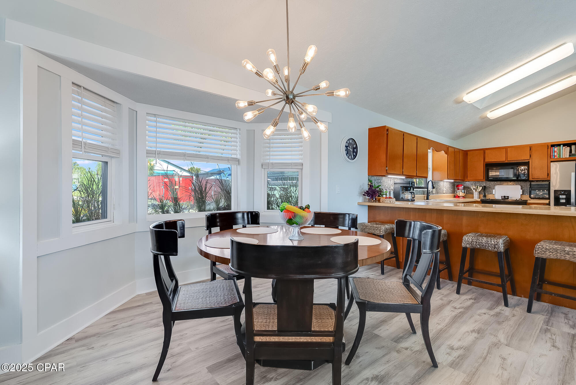 Image 27 For 643 Berthe Avenue