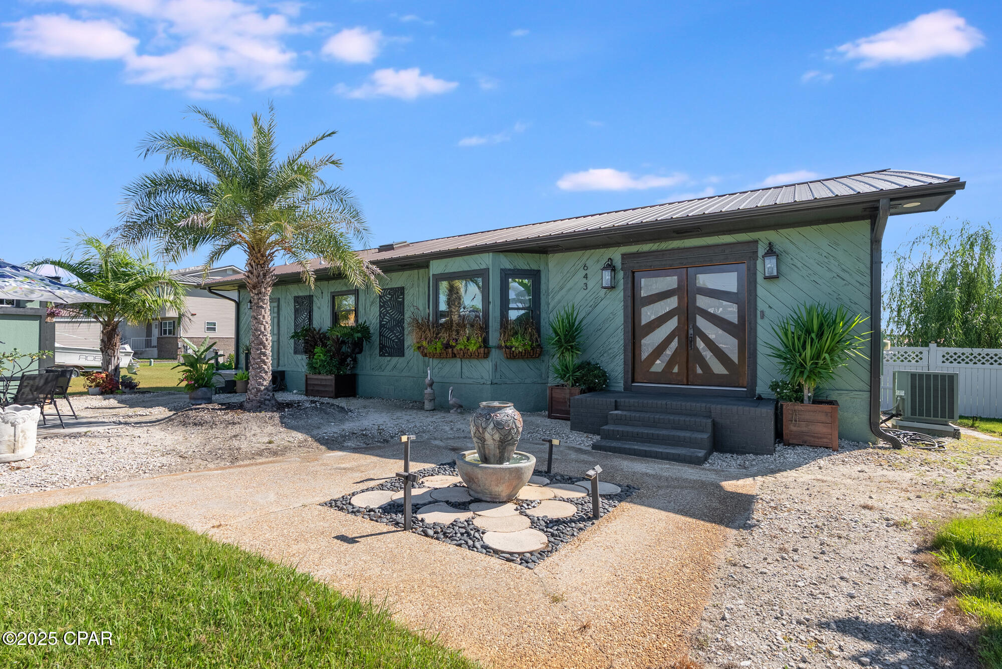 Image 3 For 643 Berthe Avenue