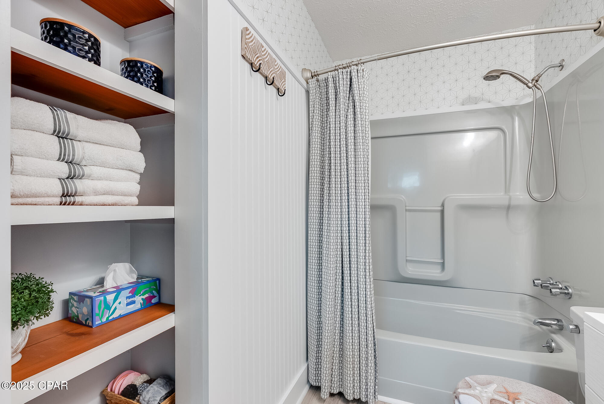 Image 40 For 643 Berthe Avenue