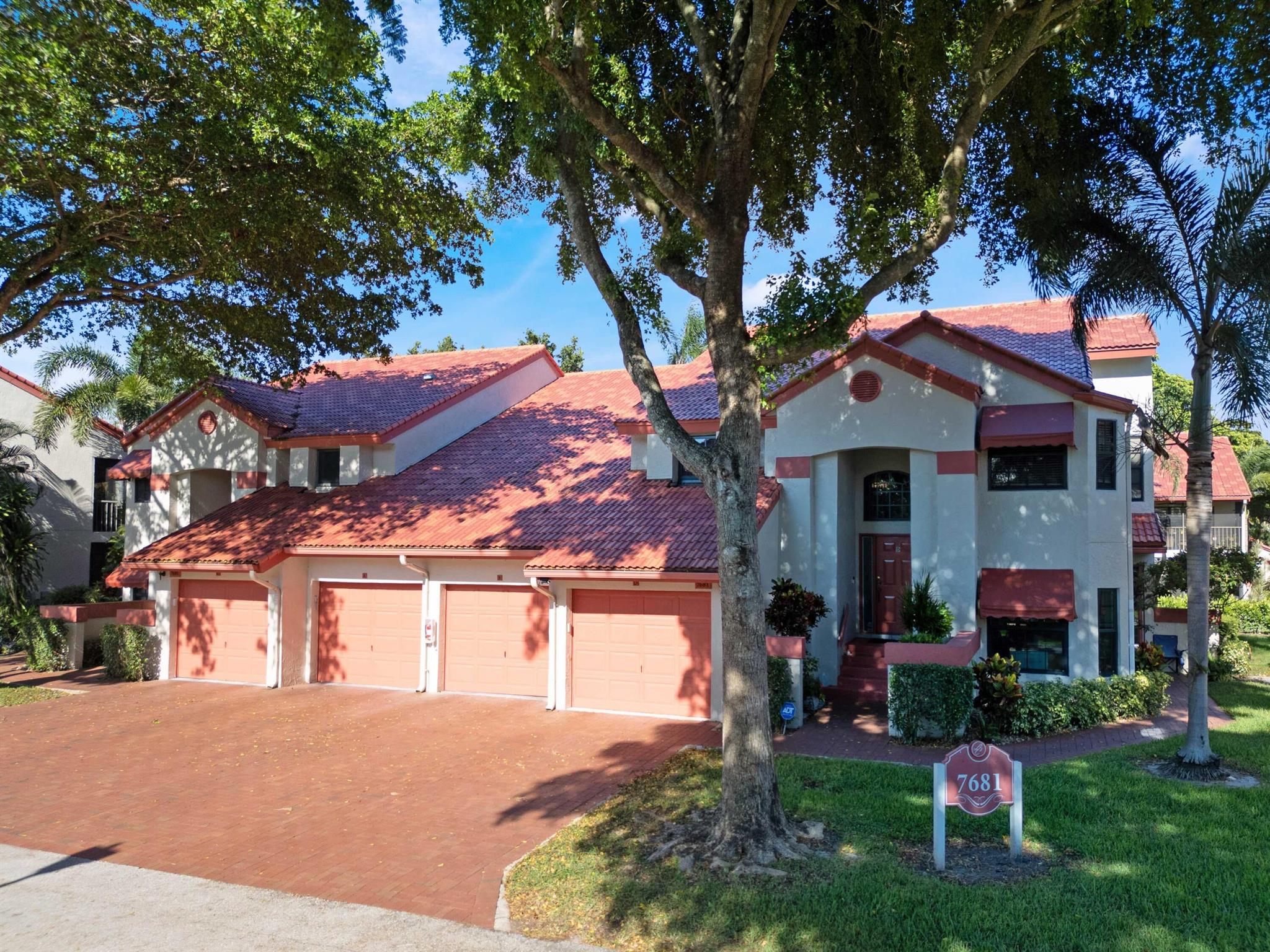 Lexington Club Villas Con