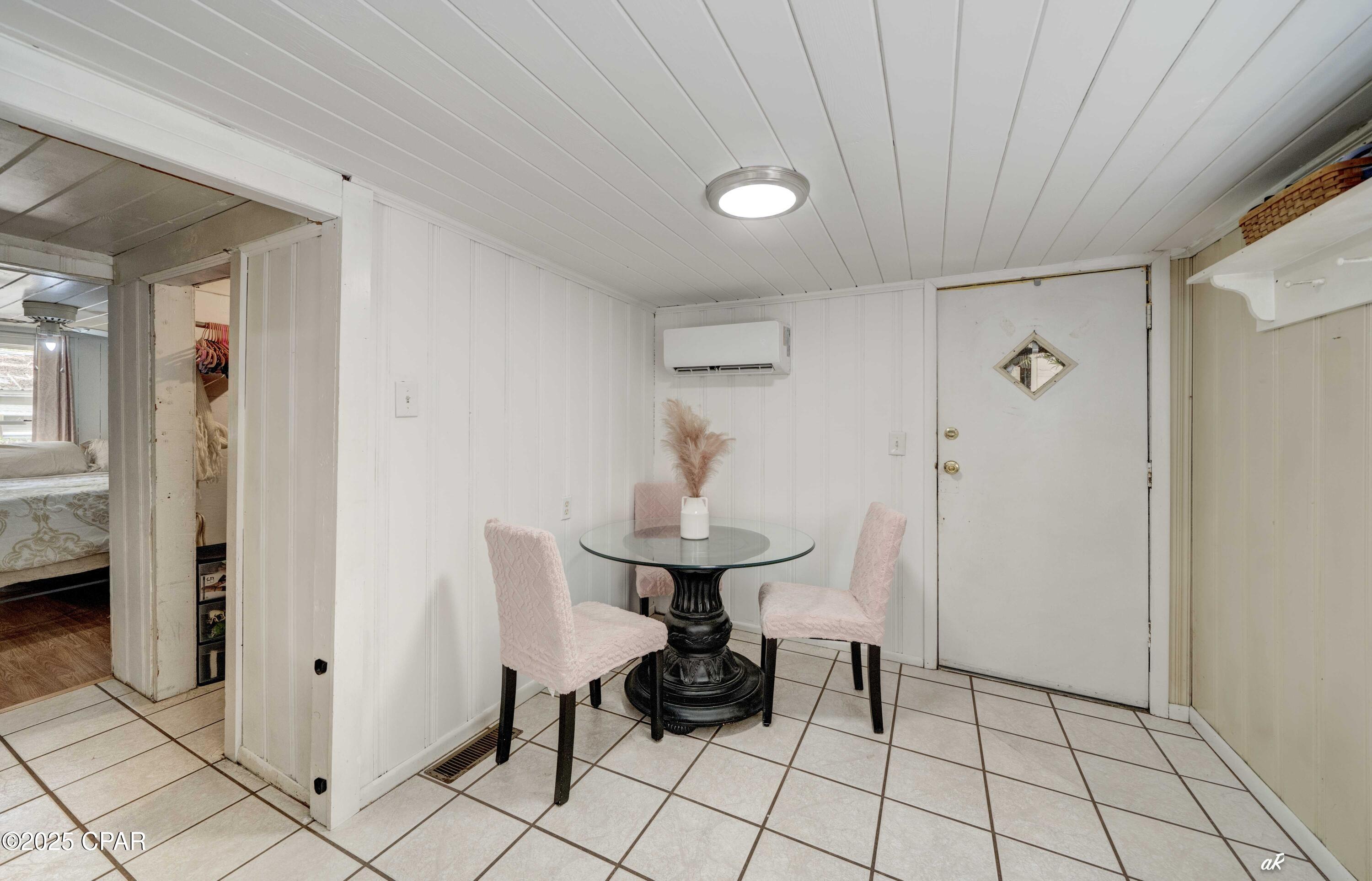 Image 13 For 815 Oakridge Road