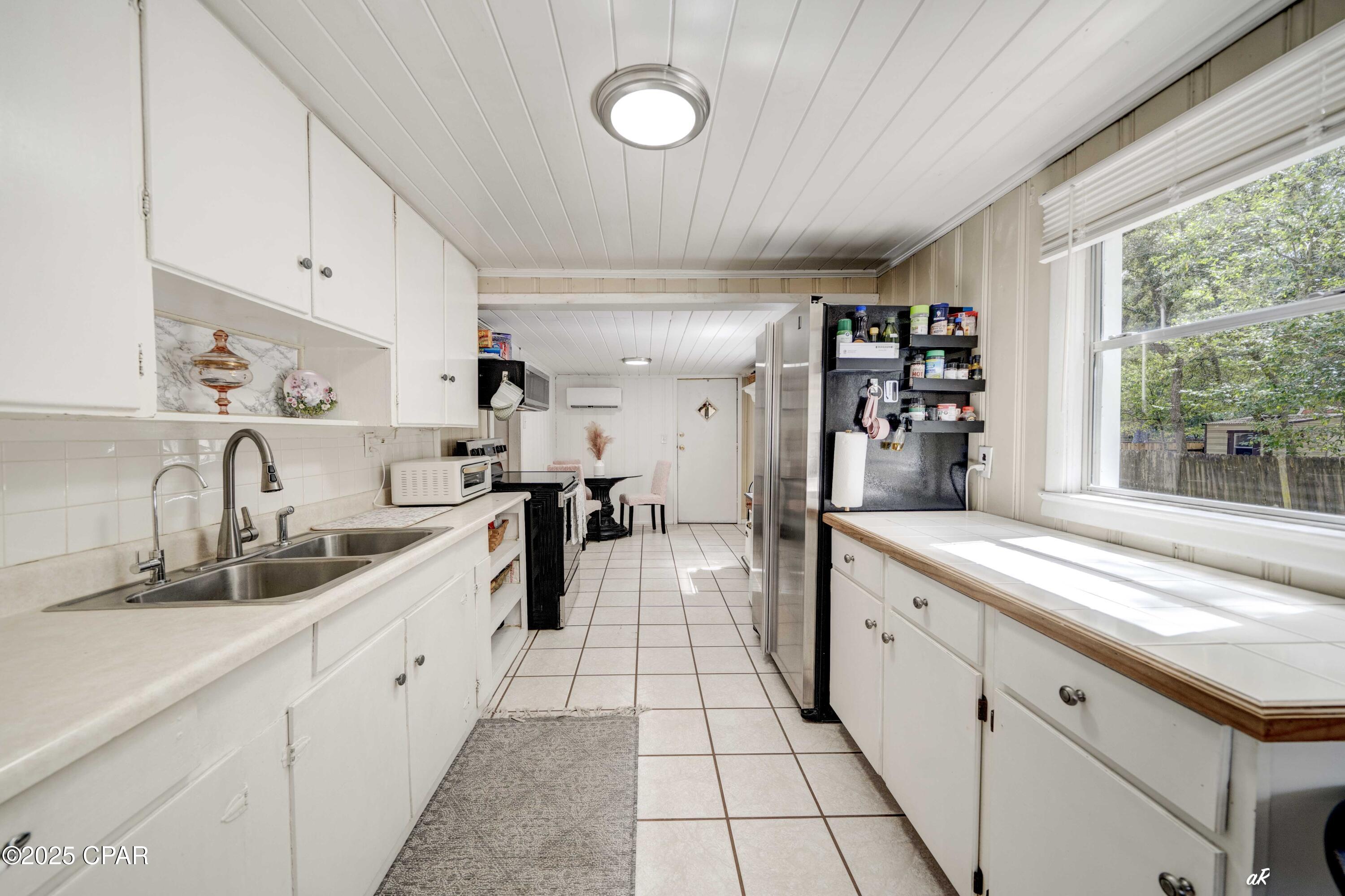 Image 14 For 815 Oakridge Road