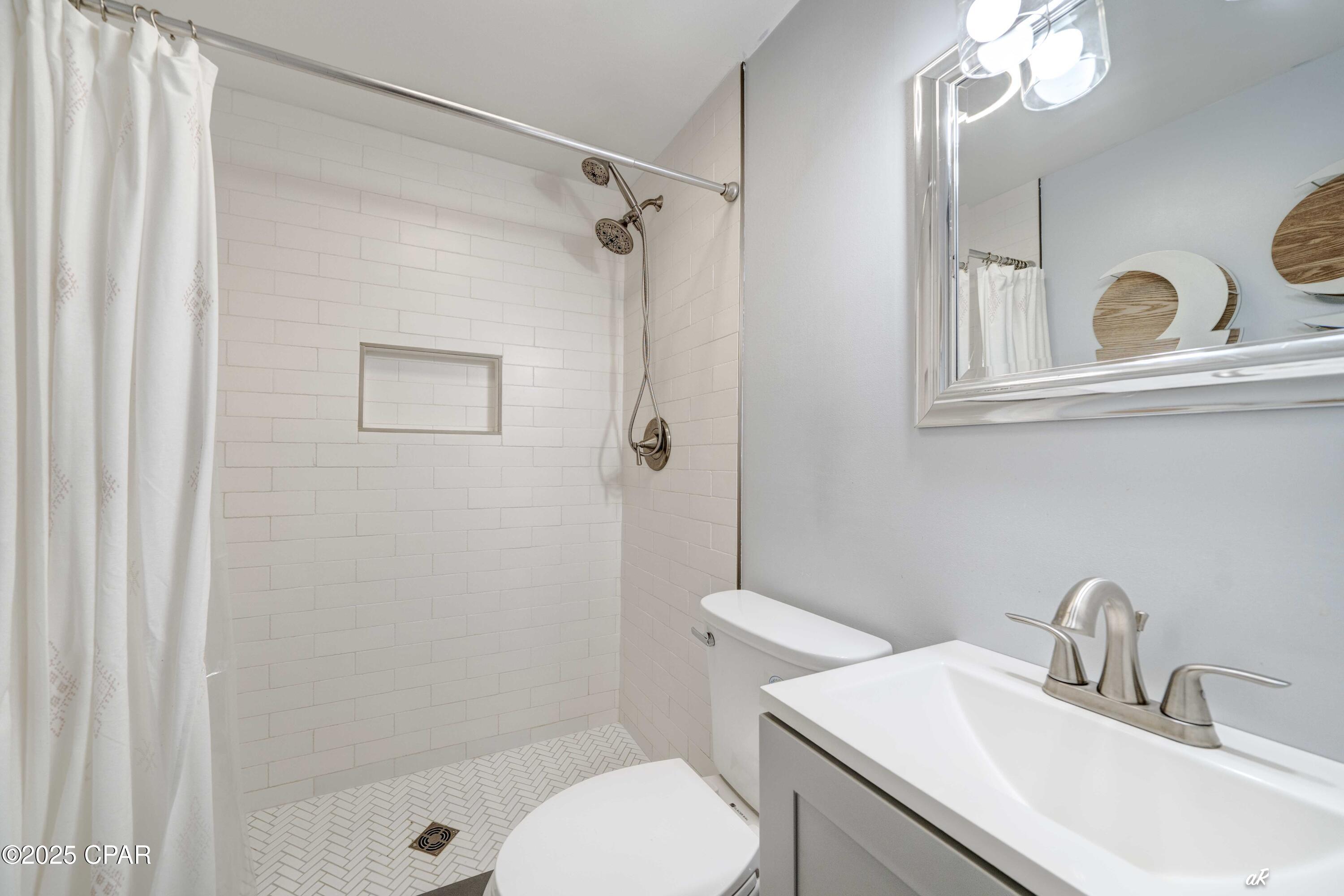 Image 18 For 815 Oakridge Road