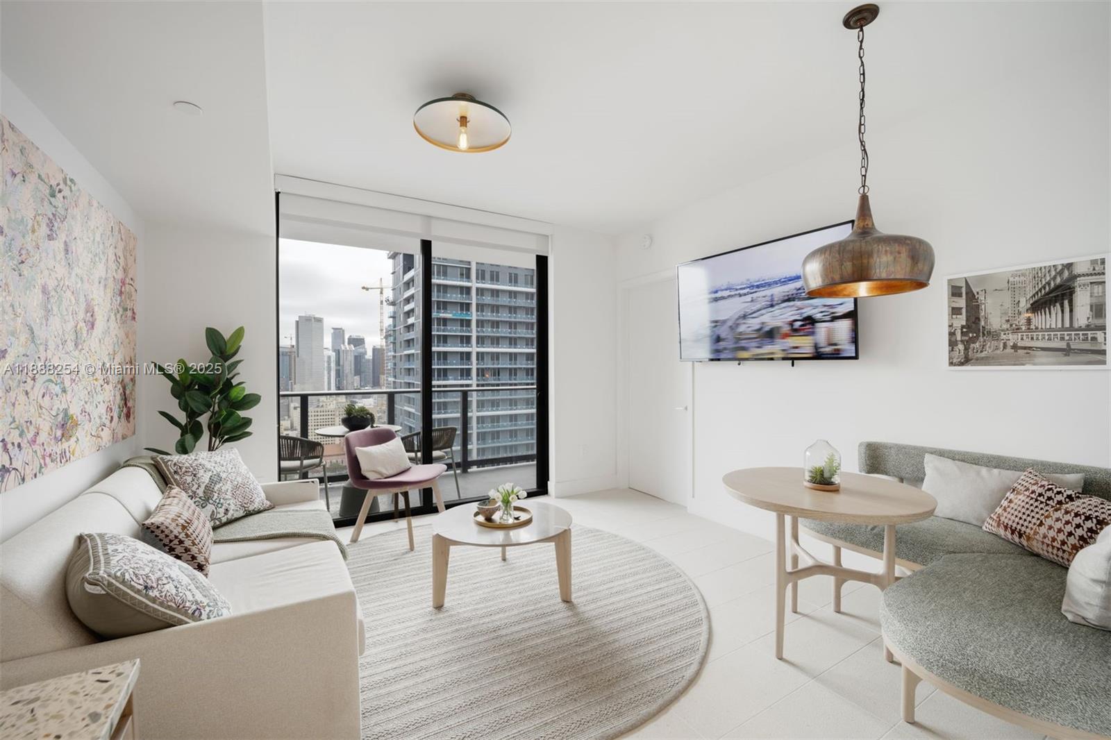 Condo for Sale in Miami, FL