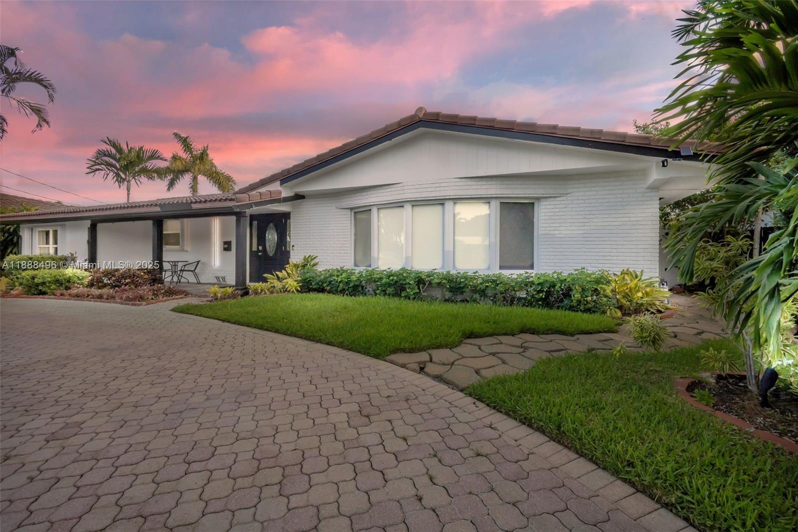 Homes for sale in Fort Lauderdale, FL | 5830 Ne 14Th Rd, Fort Lauderdale, FL 33334 | MLS# A11888496
