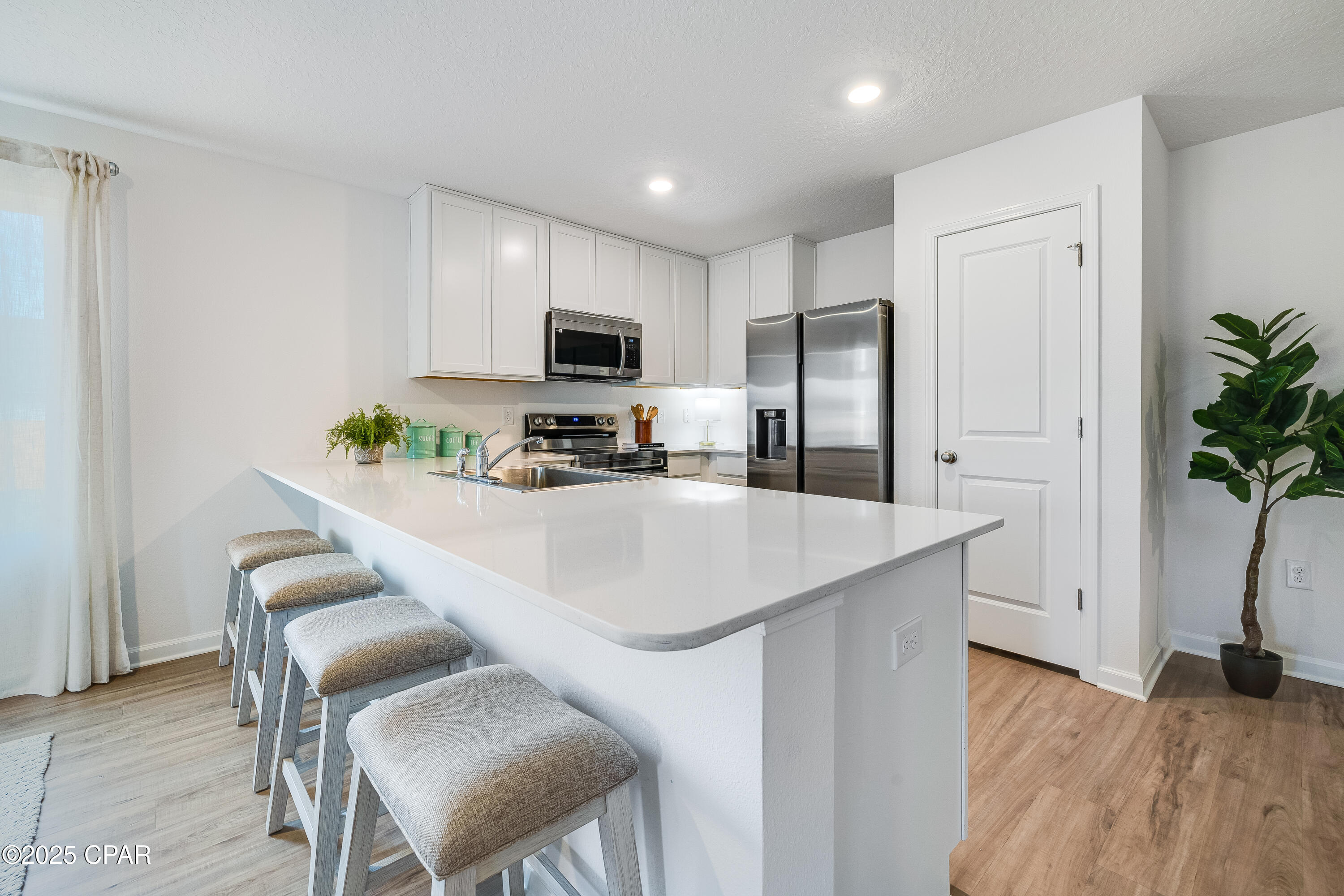 Image 4 For 3934 Lombard Street