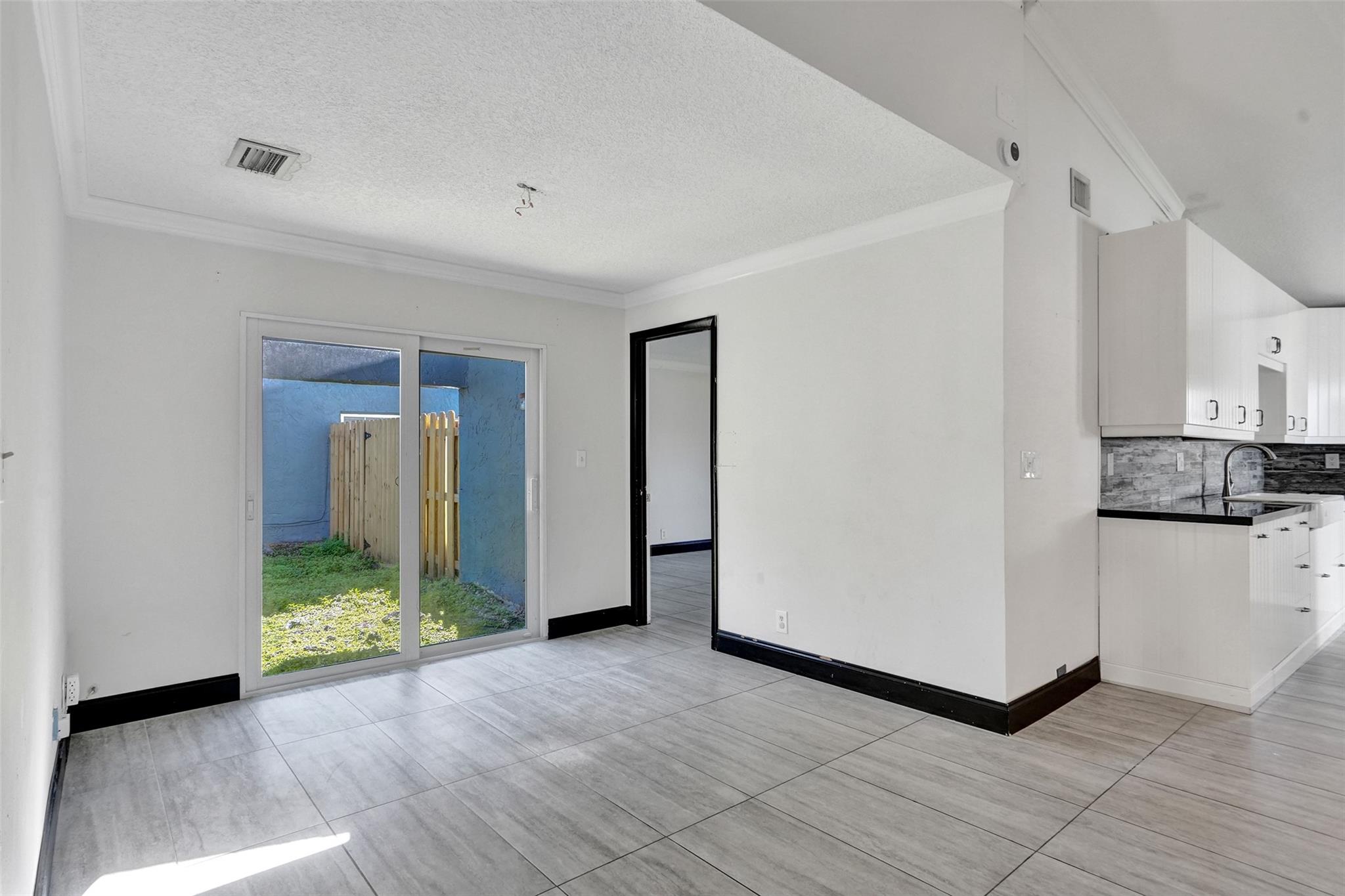 Homes for sale in Plantation, FL | 967 Nw 89Th Ave, Plantation, FL 33324 | MLS# F10529630