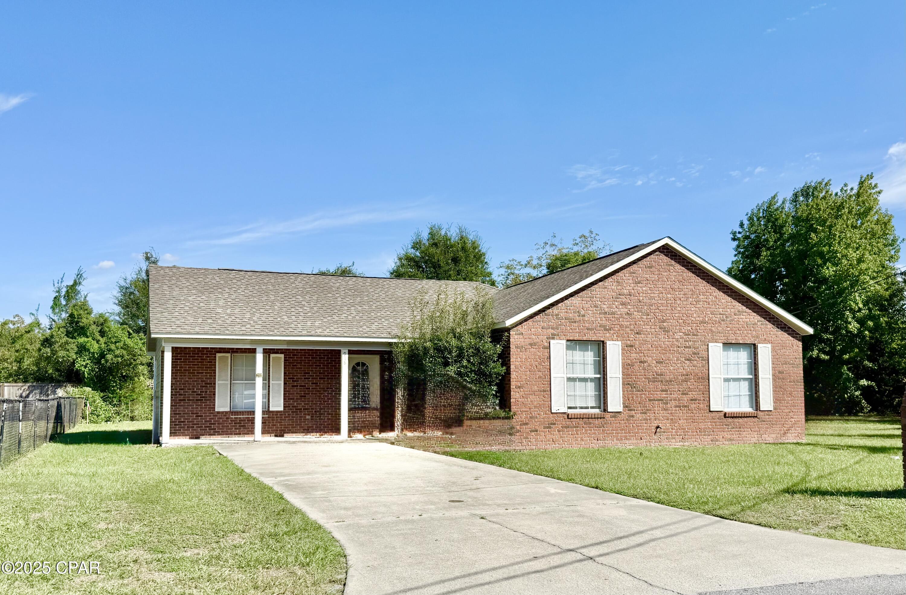 Image 1 For 918 Center Avenue