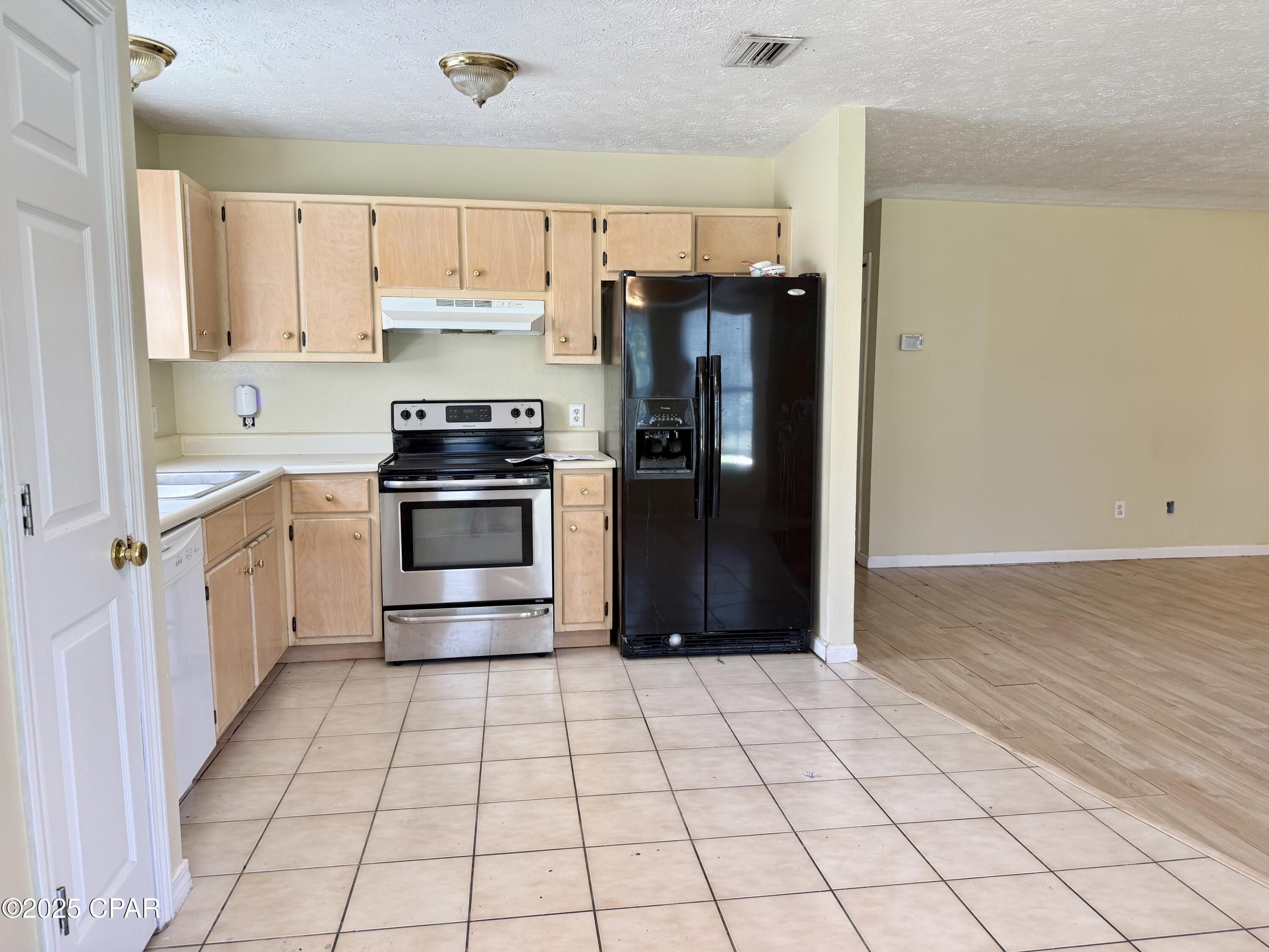 Image 10 For 918 Center Avenue