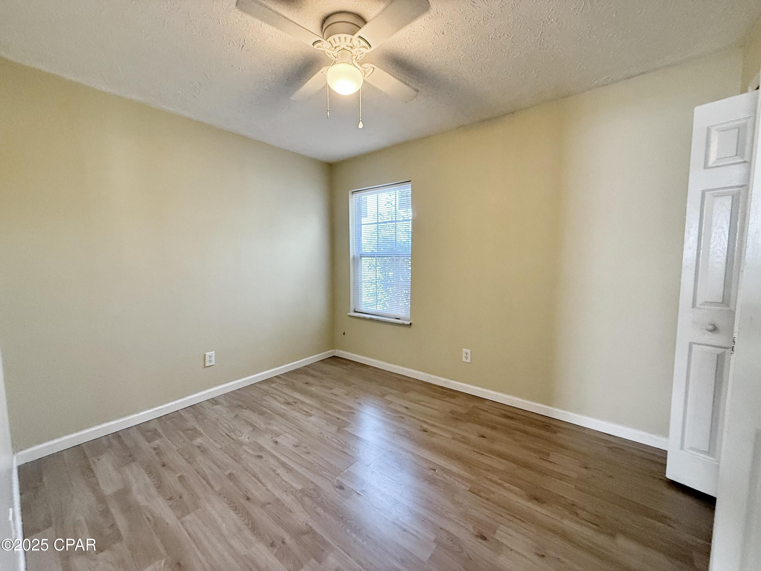 Image 18 For 918 Center Avenue