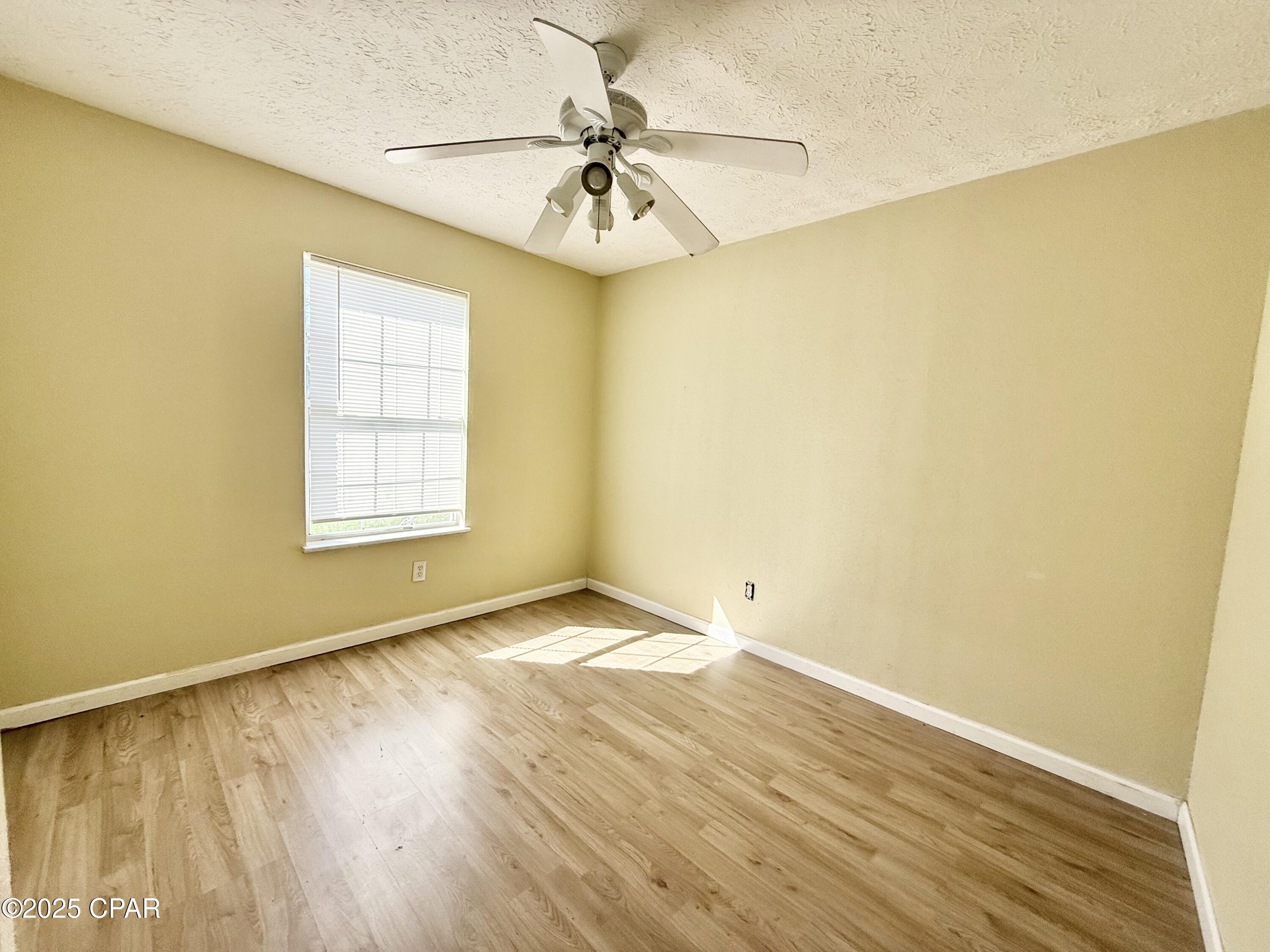 Image 20 For 918 Center Avenue