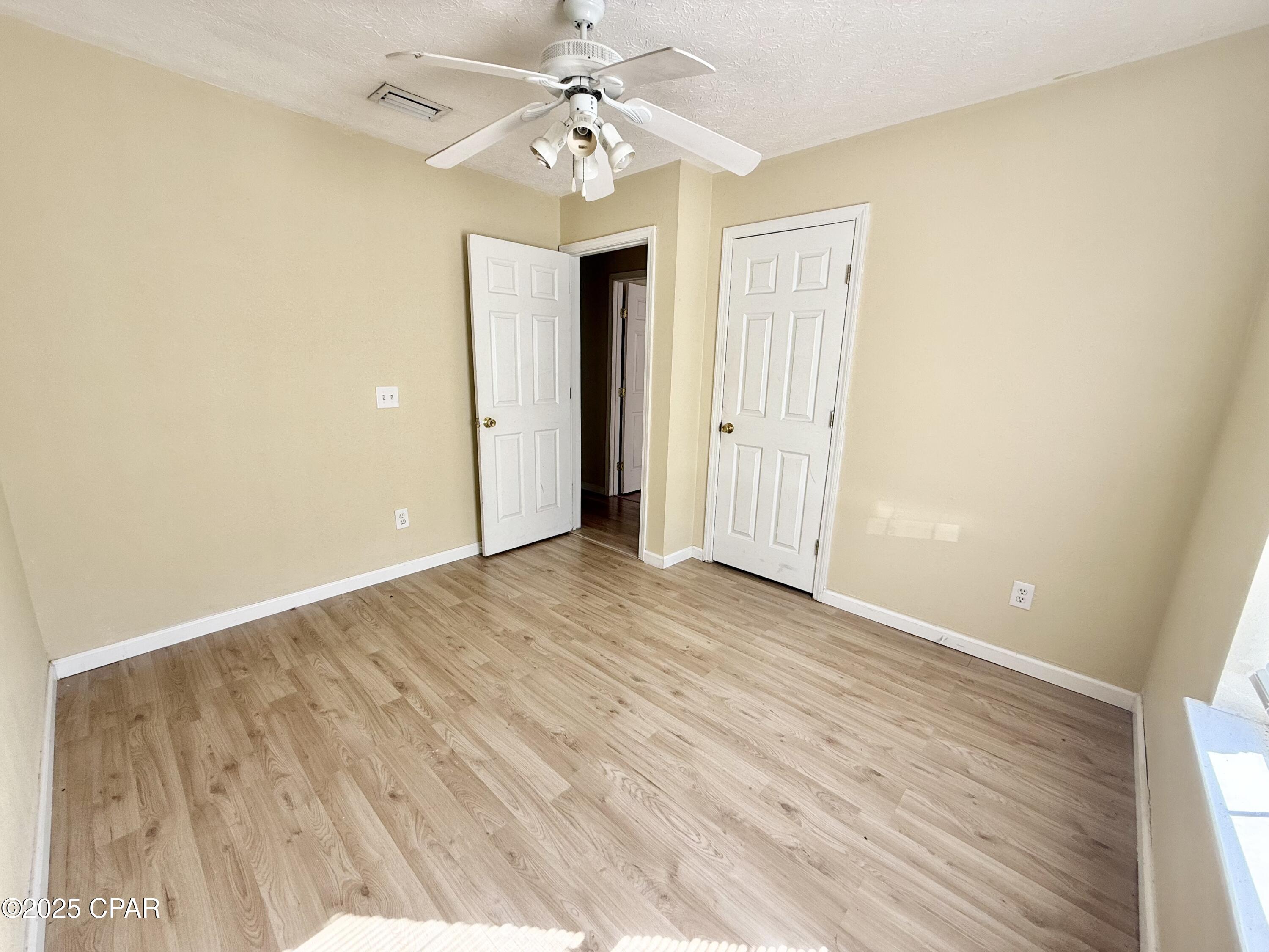 Image 21 For 918 Center Avenue