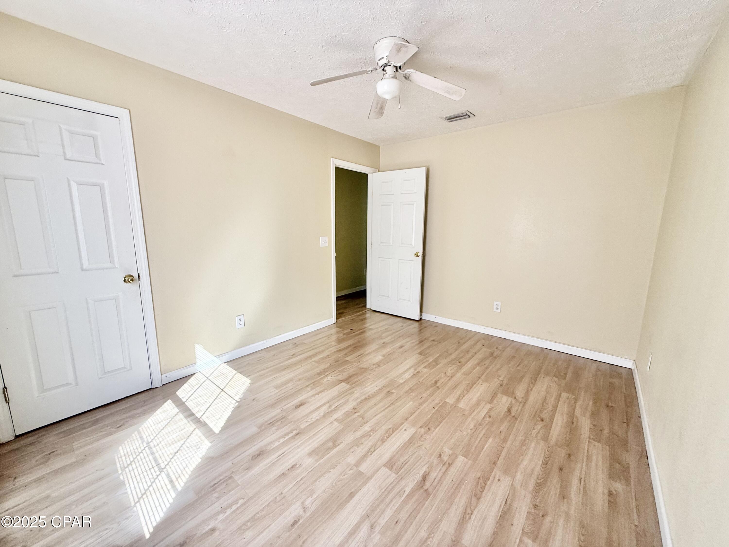 Image 22 For 918 Center Avenue