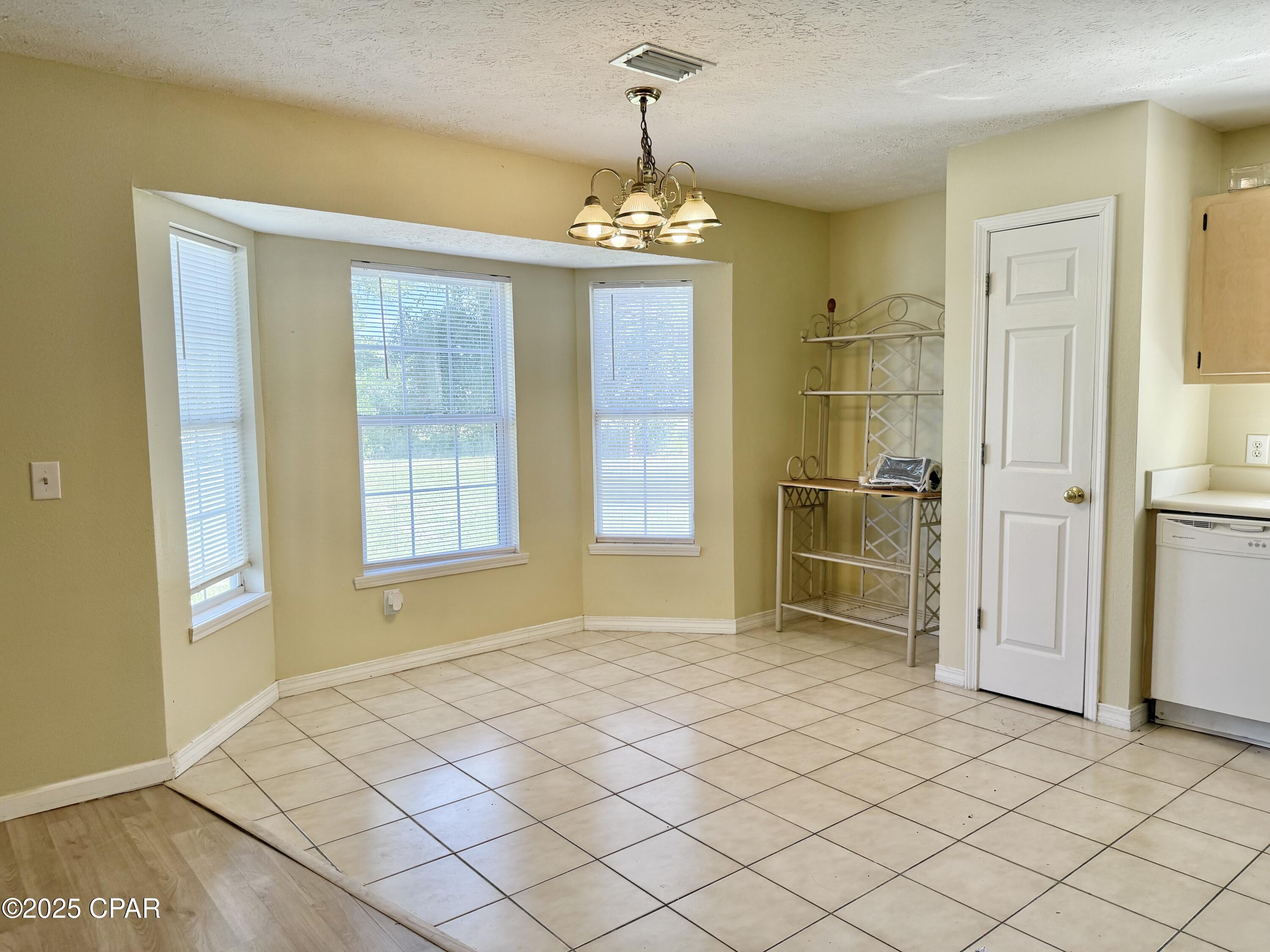 Image 8 For 918 Center Avenue