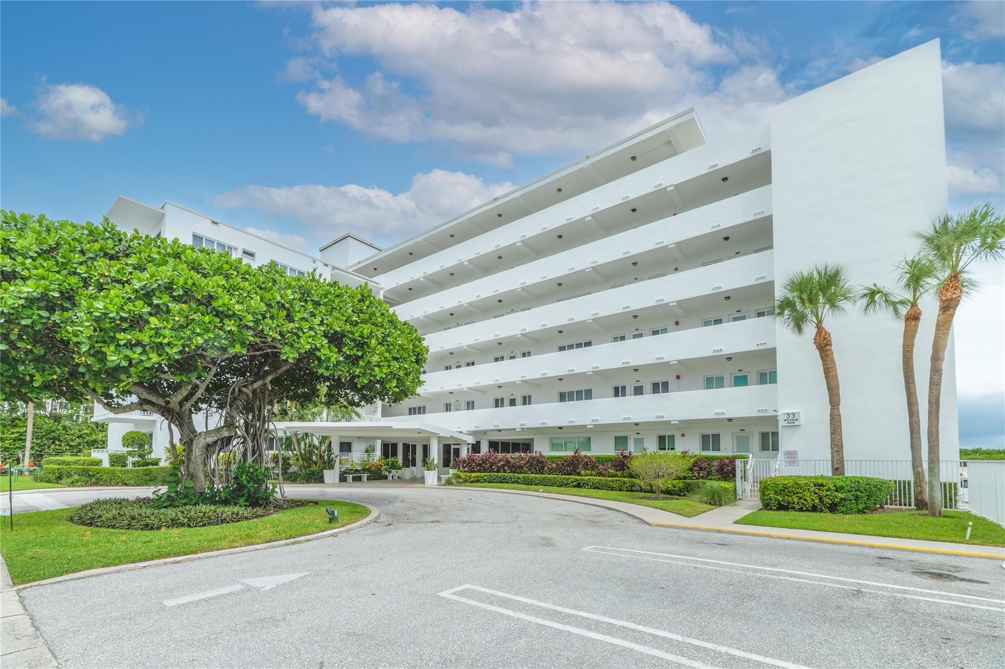 Homes for sale in Palm Beach Shores, FL | 33 Ocean Ave, Palm Beach Shores, FL 33404 | MLS# F10528405