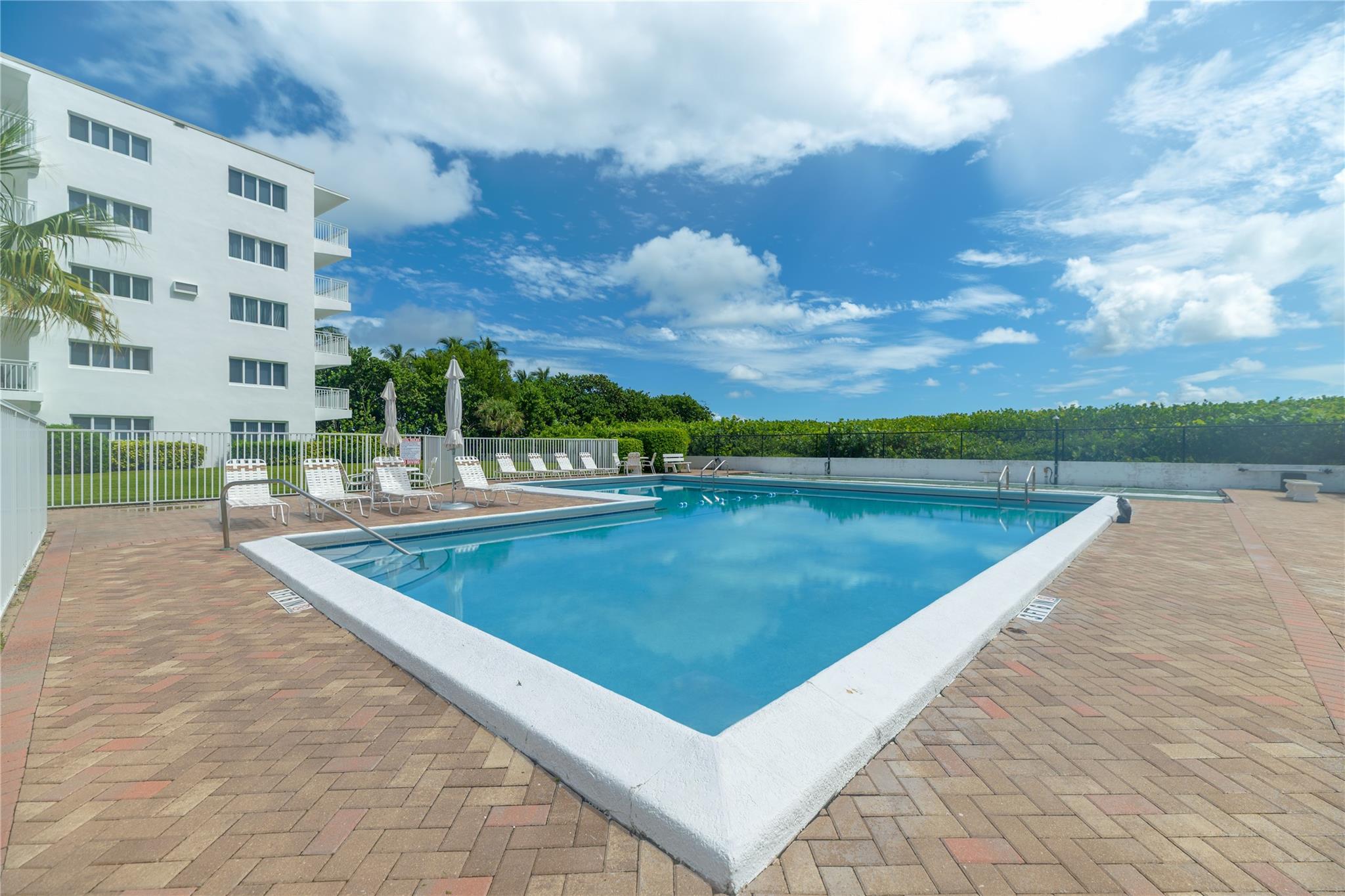 Homes for sale in Palm Beach Shores, FL | 33 Ocean Ave, Palm Beach Shores, FL 33404 | MLS# F10528405