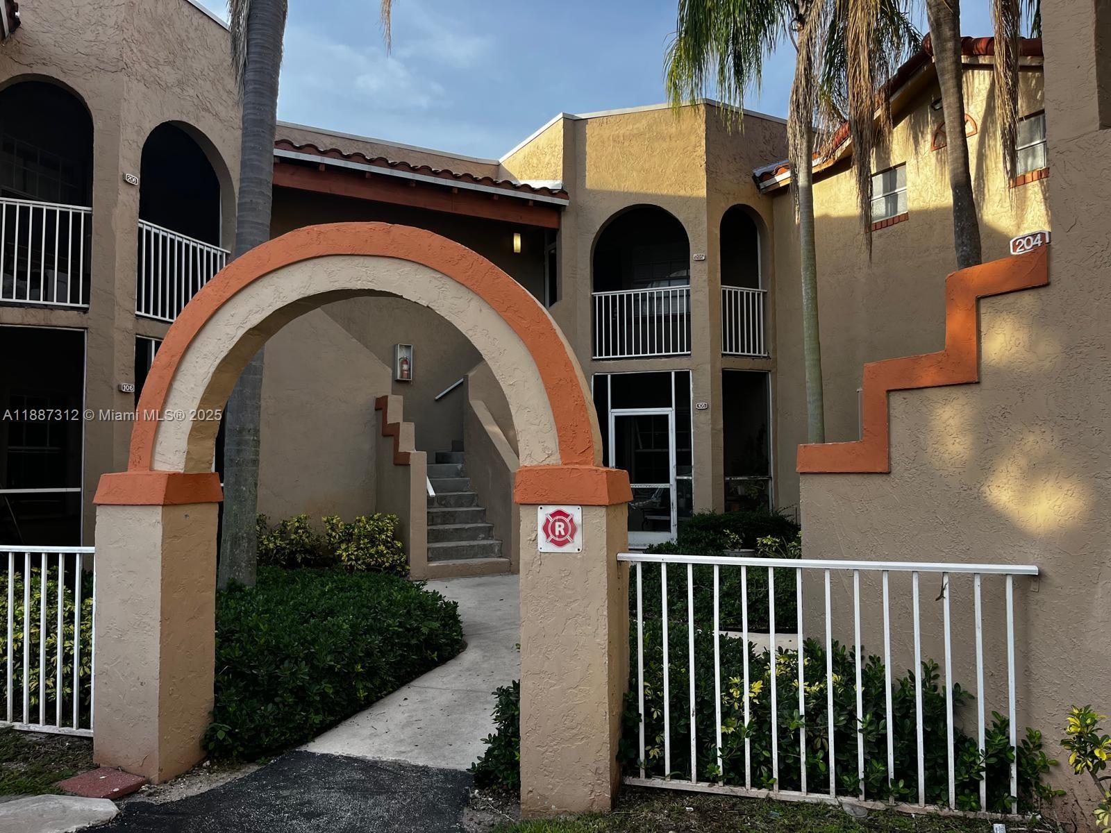 Windmill Lakes V Condo