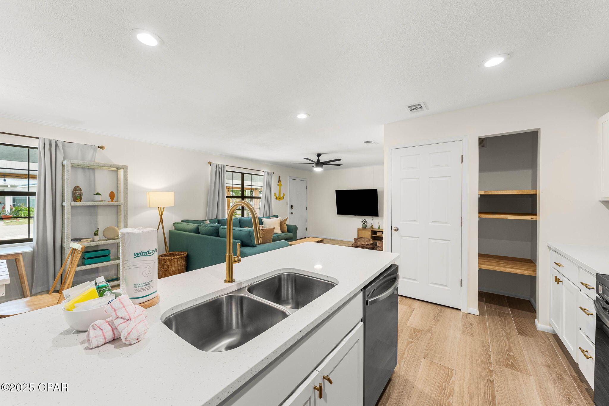 Image 12 For 203 Romanza Place