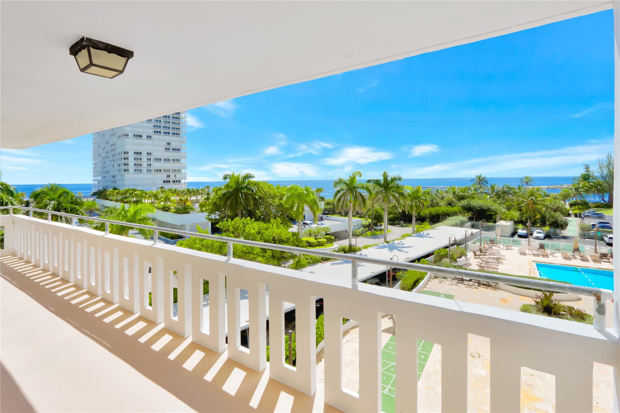 Everglades House Condos For Sale | 7+ Everglades House Beach Area