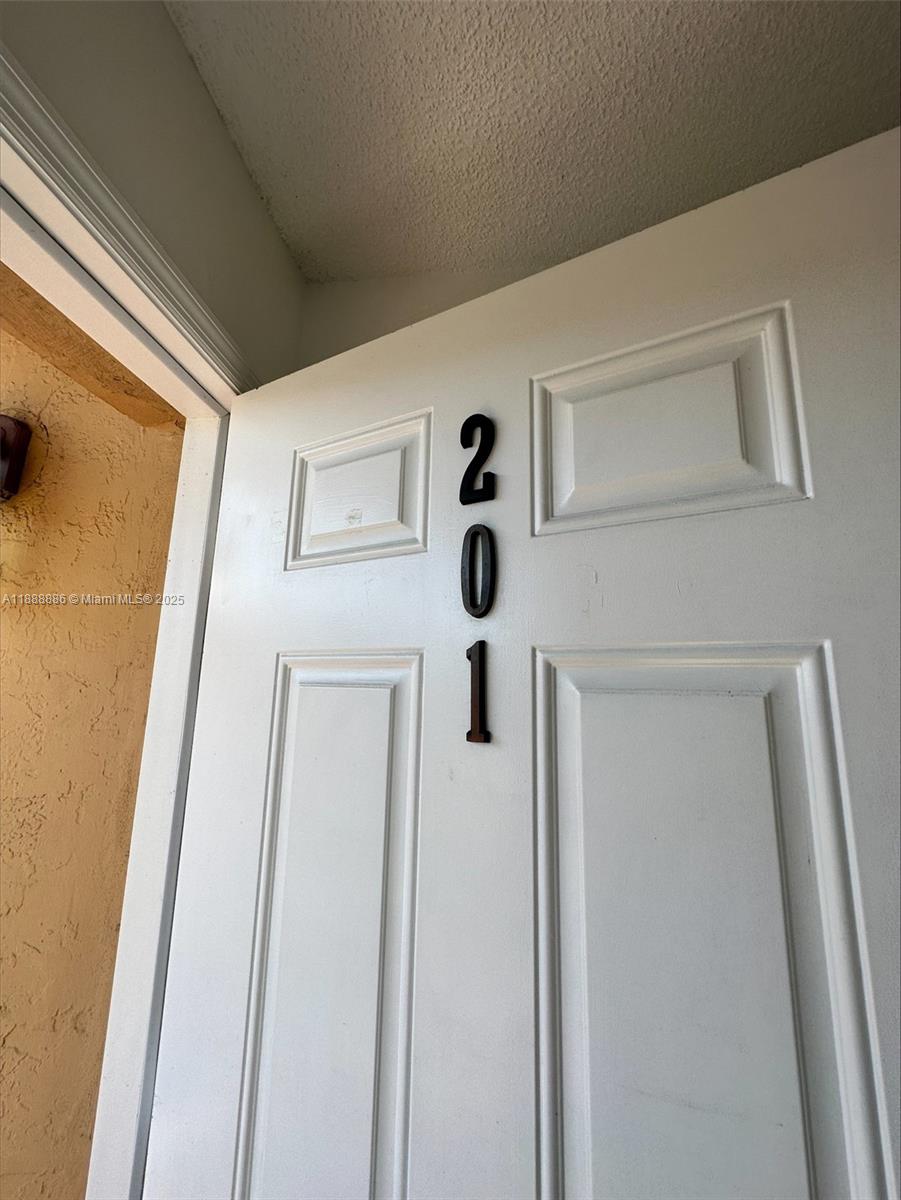 Lake Forest Park Condo VI