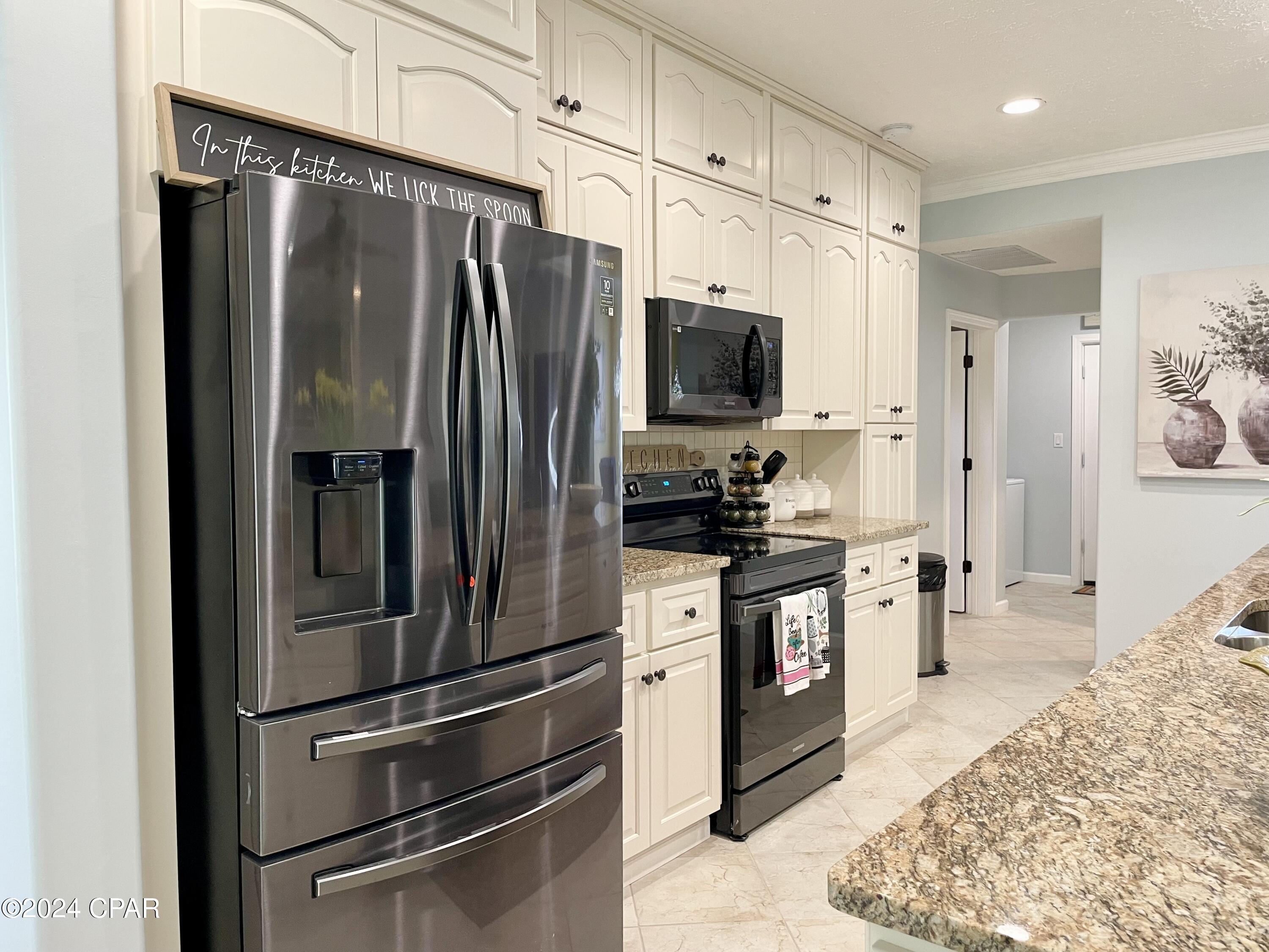 Image 8 For 1043 Plantation Drive