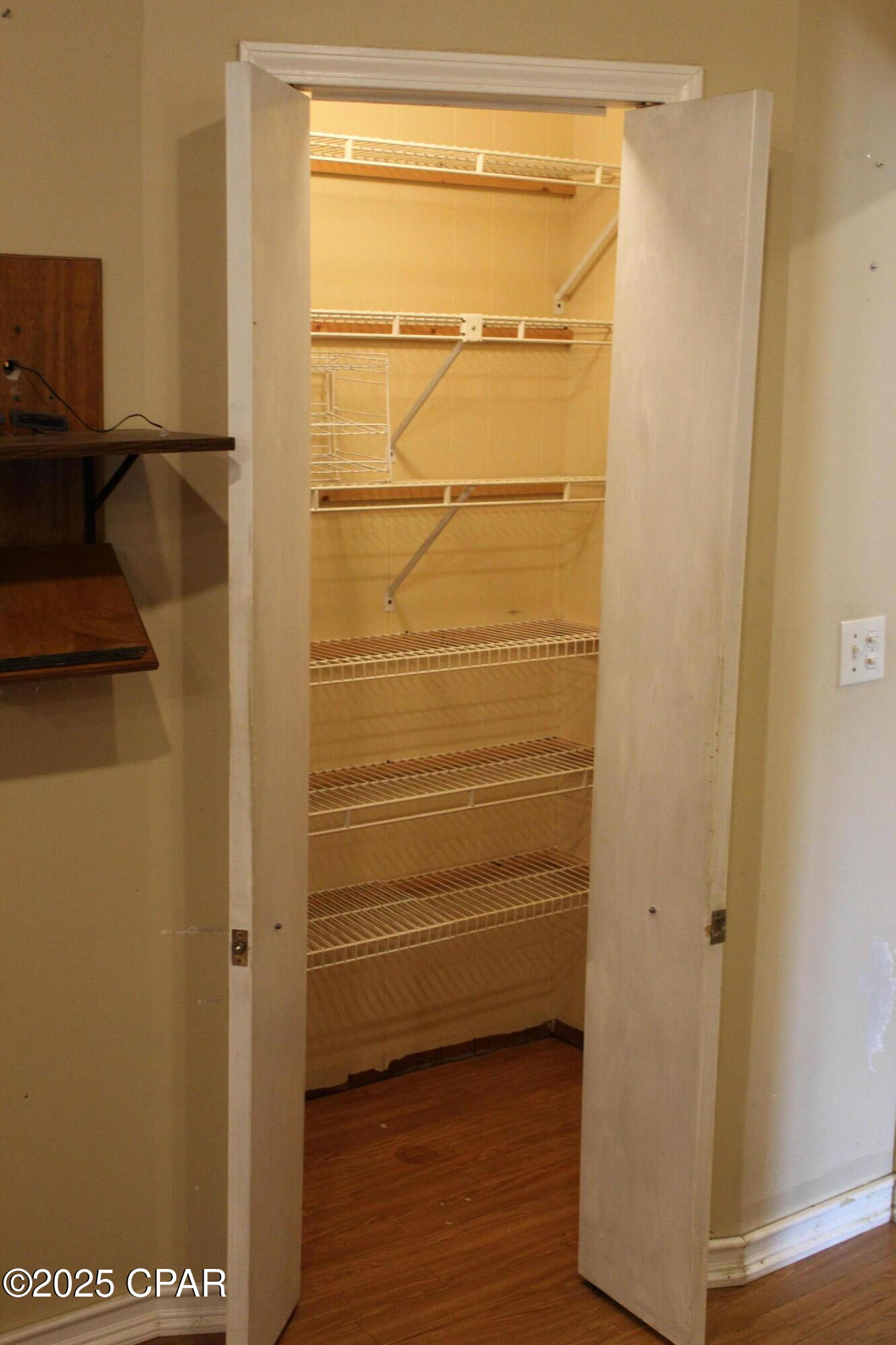 Listing photo id 10 for 2695 Marian Drive