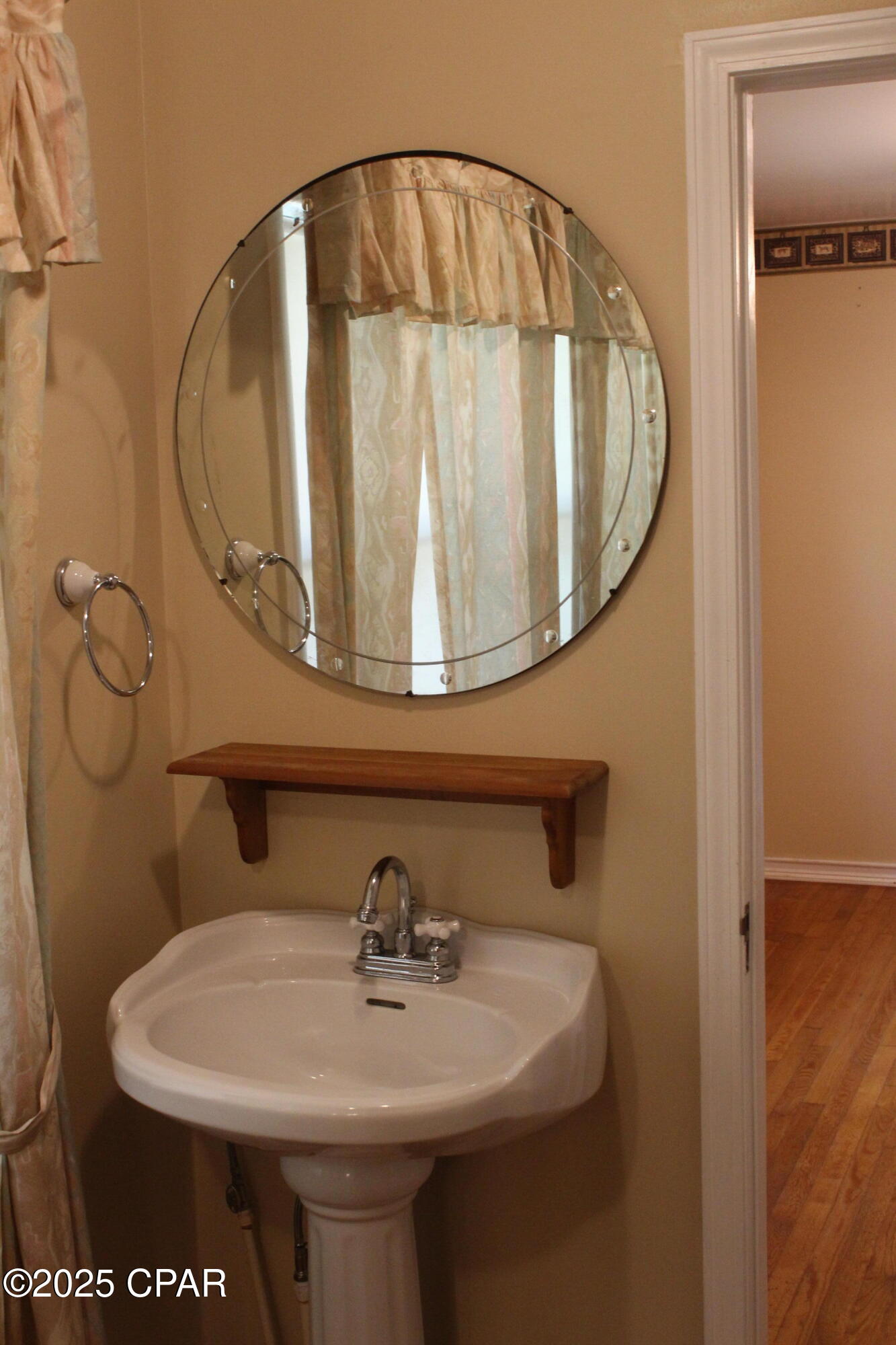 Listing photo id 13 for 2695 Marian Drive