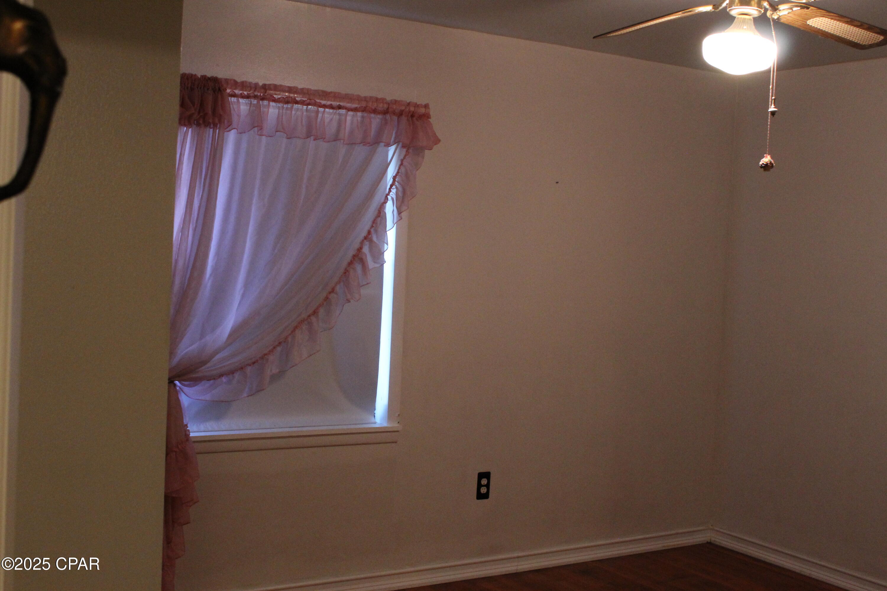 Listing photo id 17 for 2695 Marian Drive