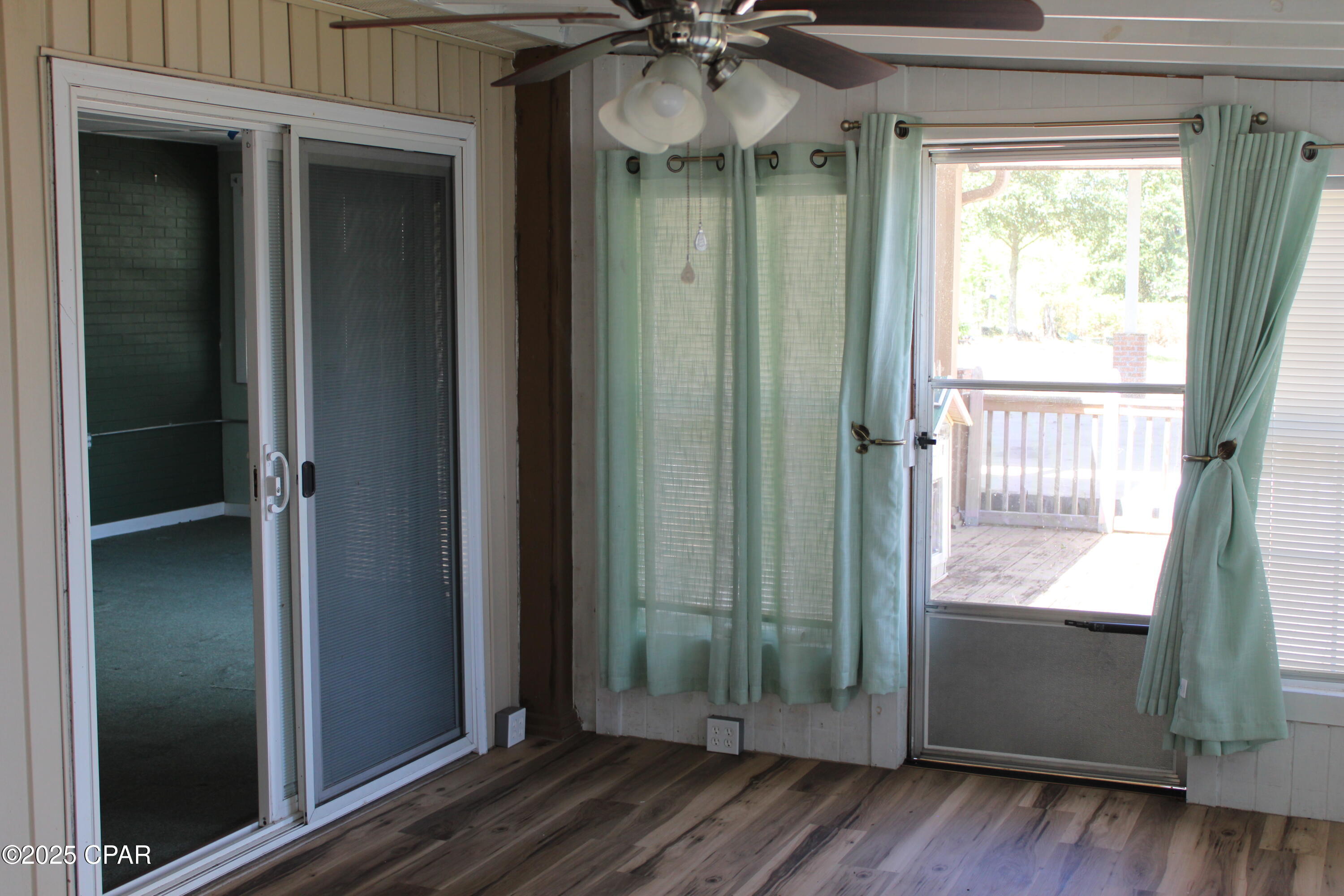 Listing photo id 25 for 2695 Marian Drive