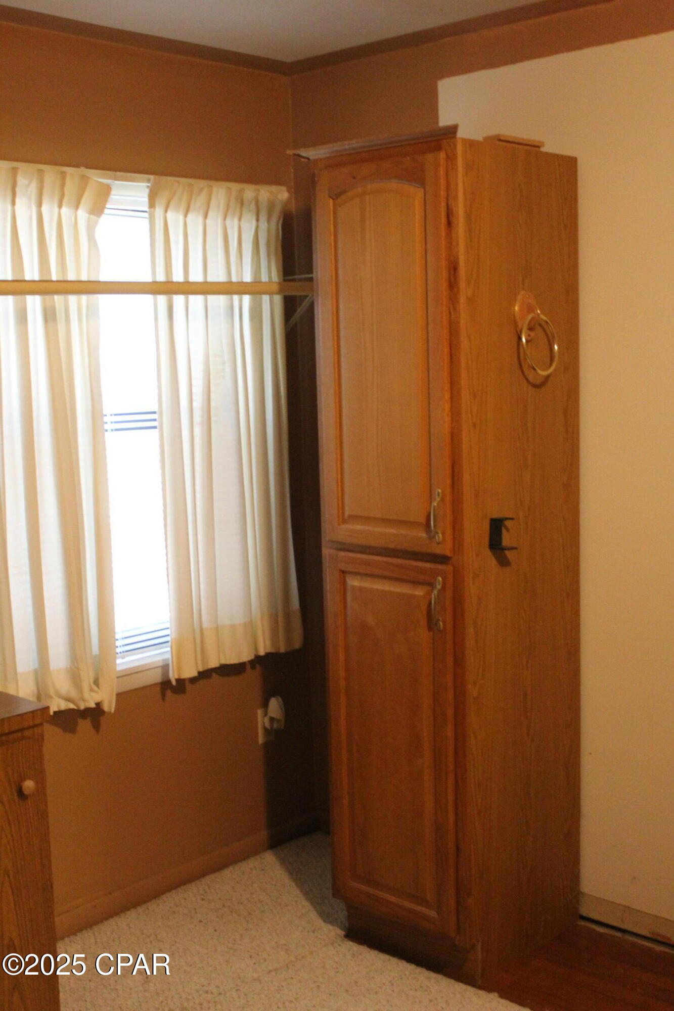 Listing photo id 34 for 2695 Marian Drive