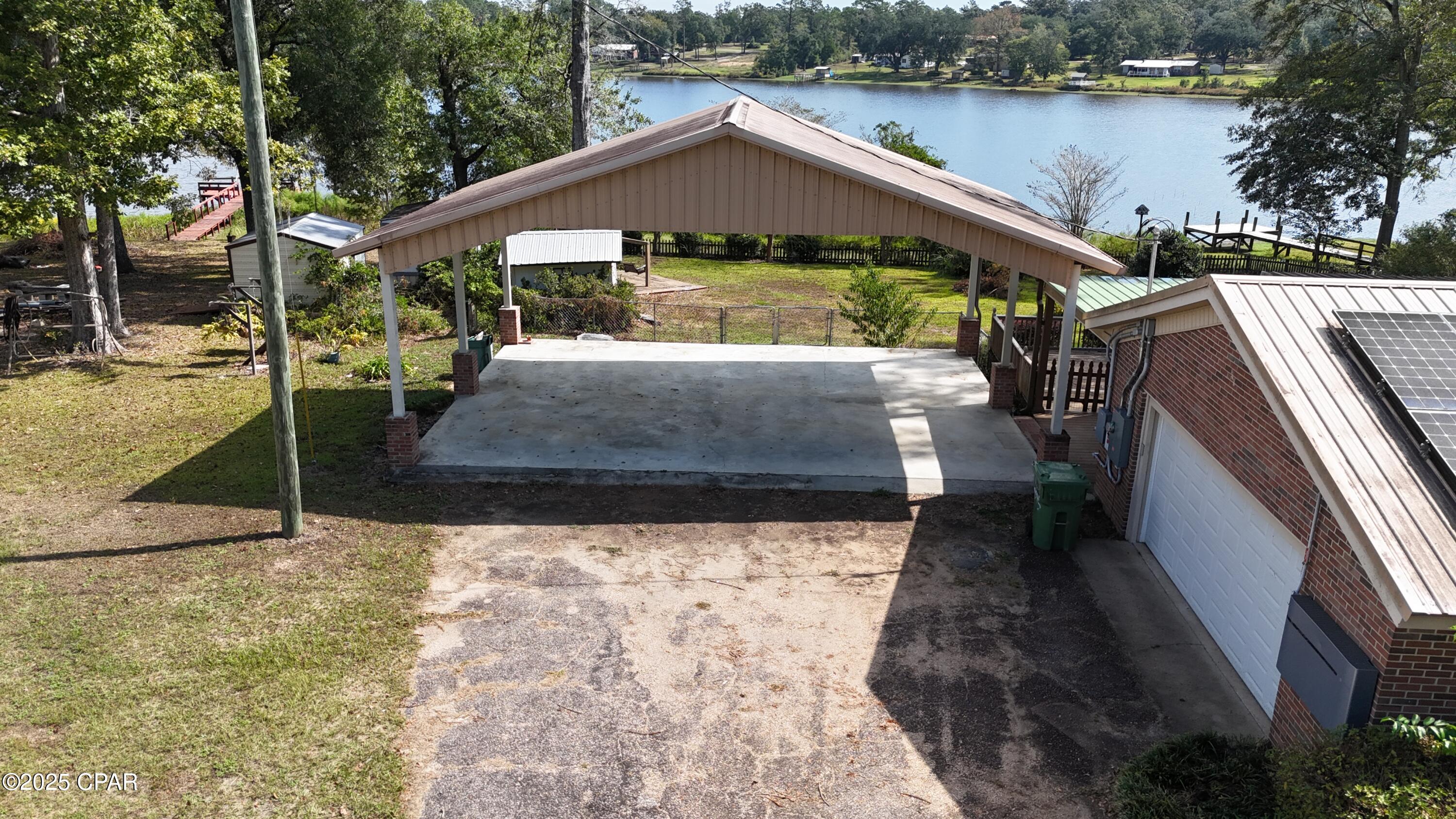 Listing photo id 43 for 2695 Marian Drive