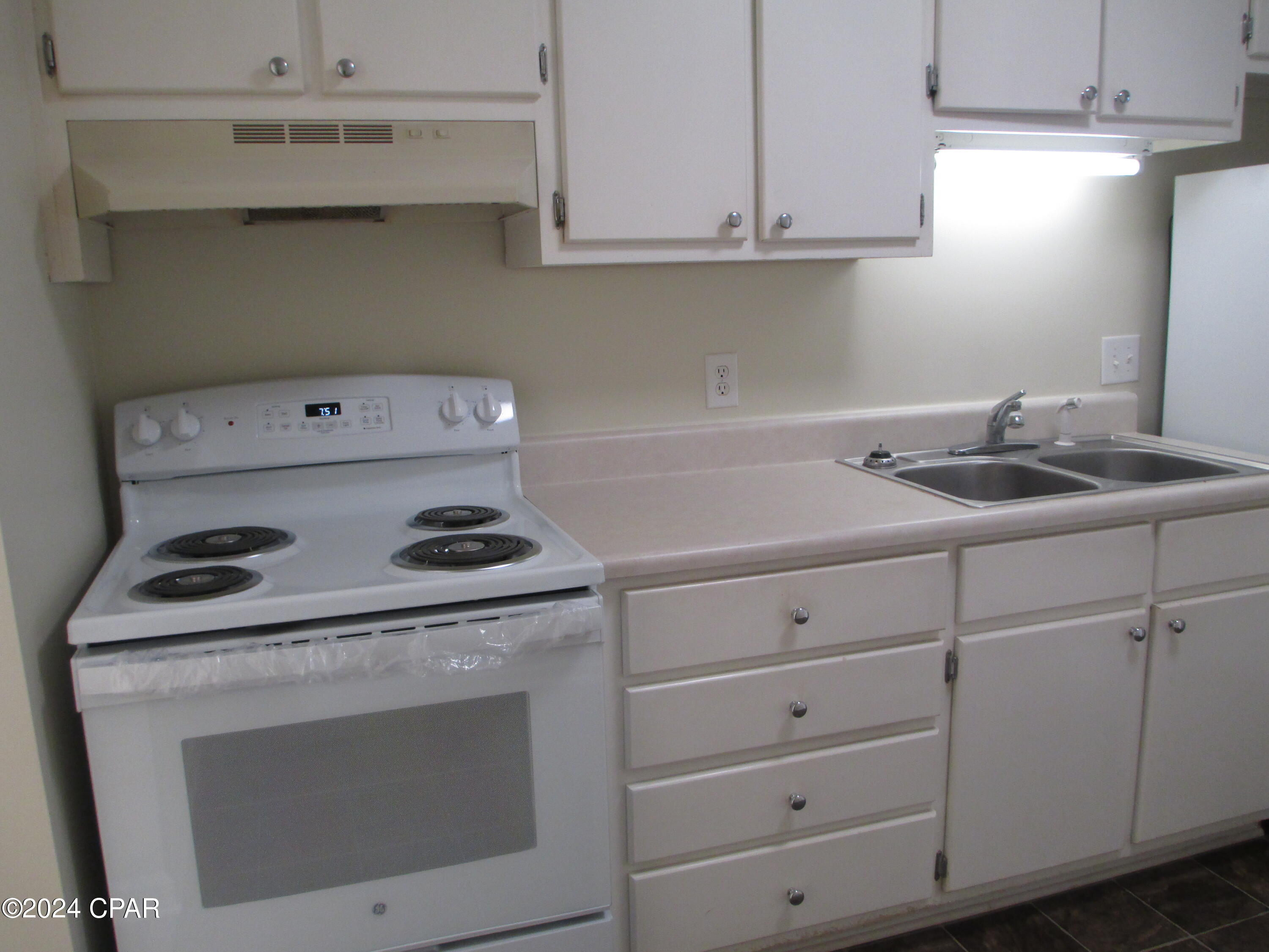 Image 4 For 516 Parker Street A