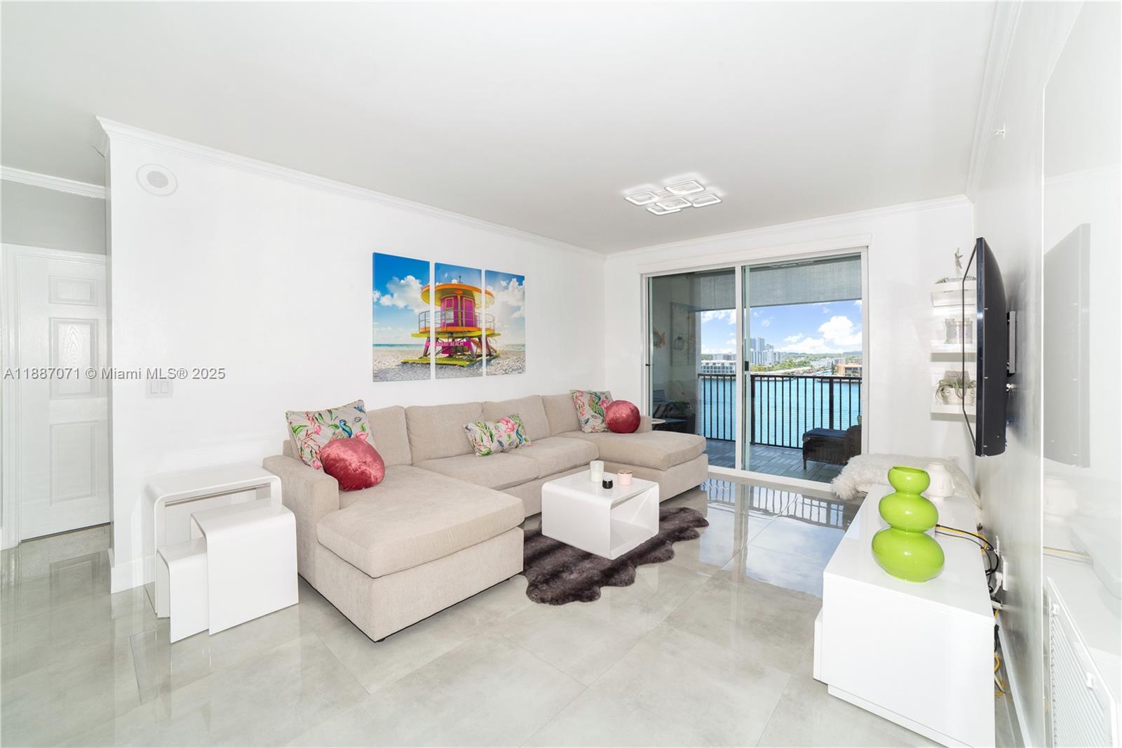 Porto Bellagio Condo