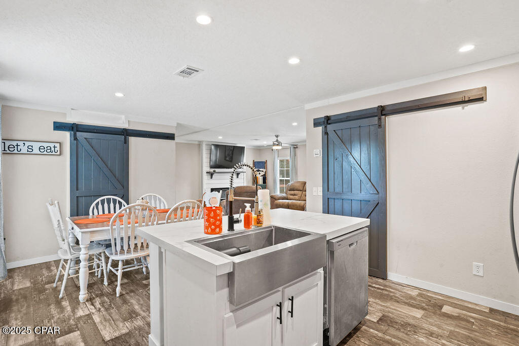 Image 32 For 1215 Shores Road