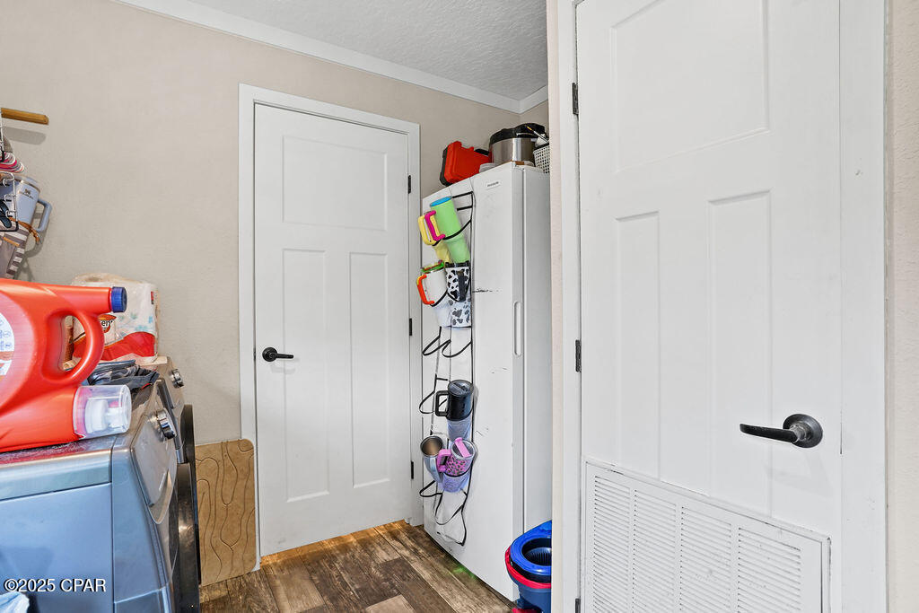 Image 33 For 1215 Shores Road