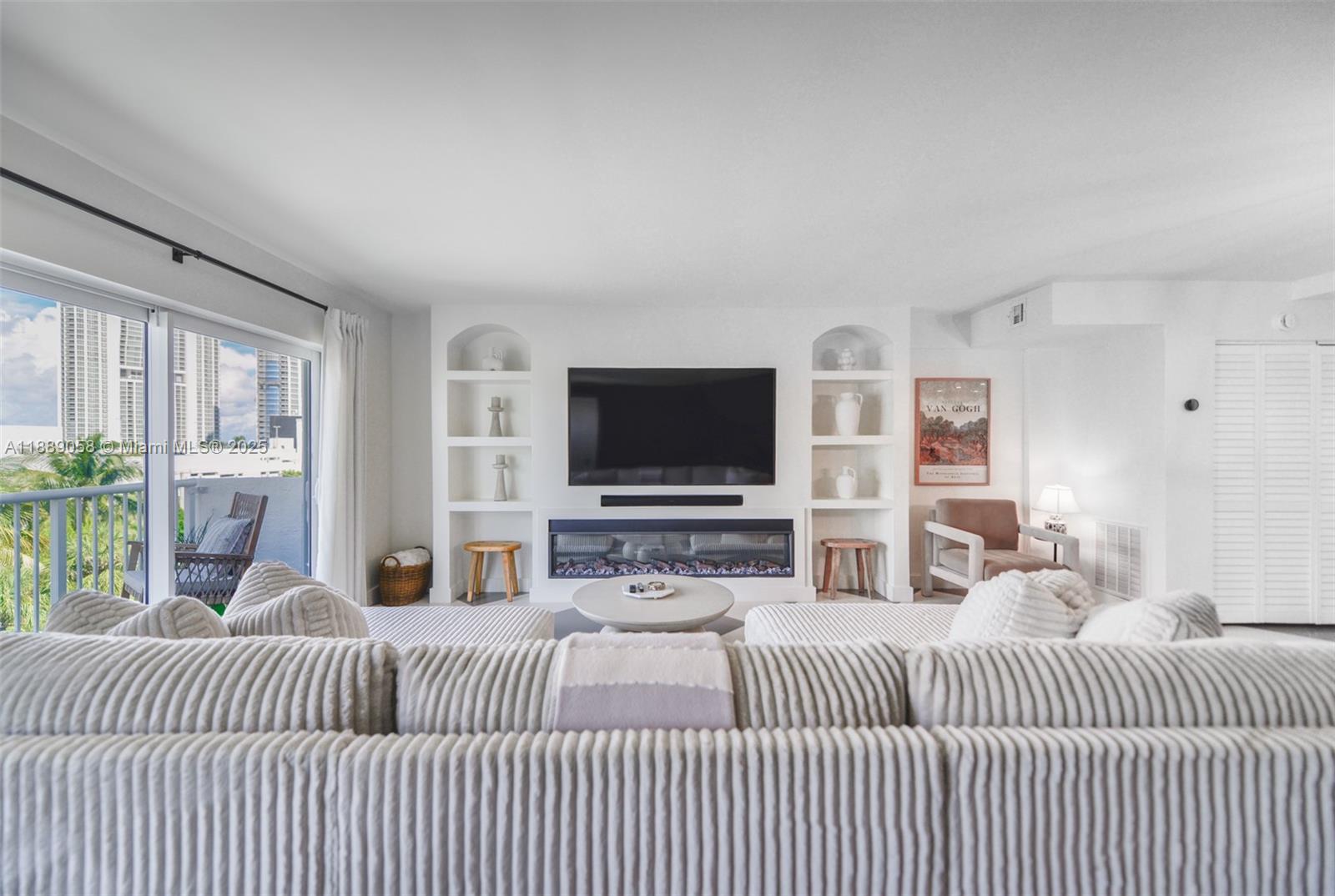 17800 Atlantic Blvd Unit P H14, Sunny Isles Beach, Florida 33160